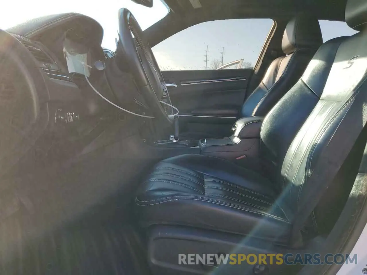 7 fotografías del automóvil dañado 2C3CCAGGXKH538284 CHRYSLER 300 2019