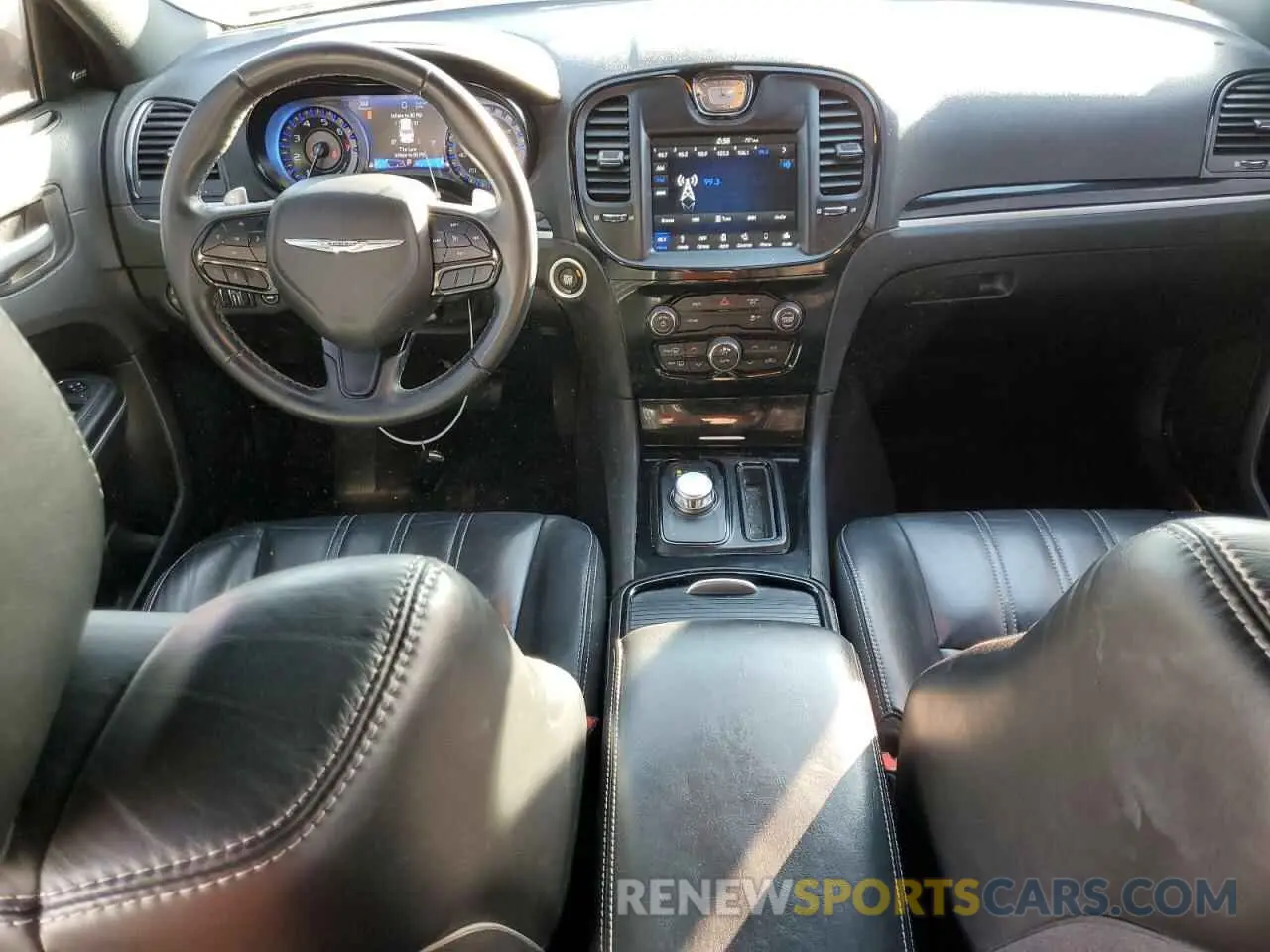 8 fotografías del automóvil dañado 2C3CCAGGXKH538284 CHRYSLER 300 2019