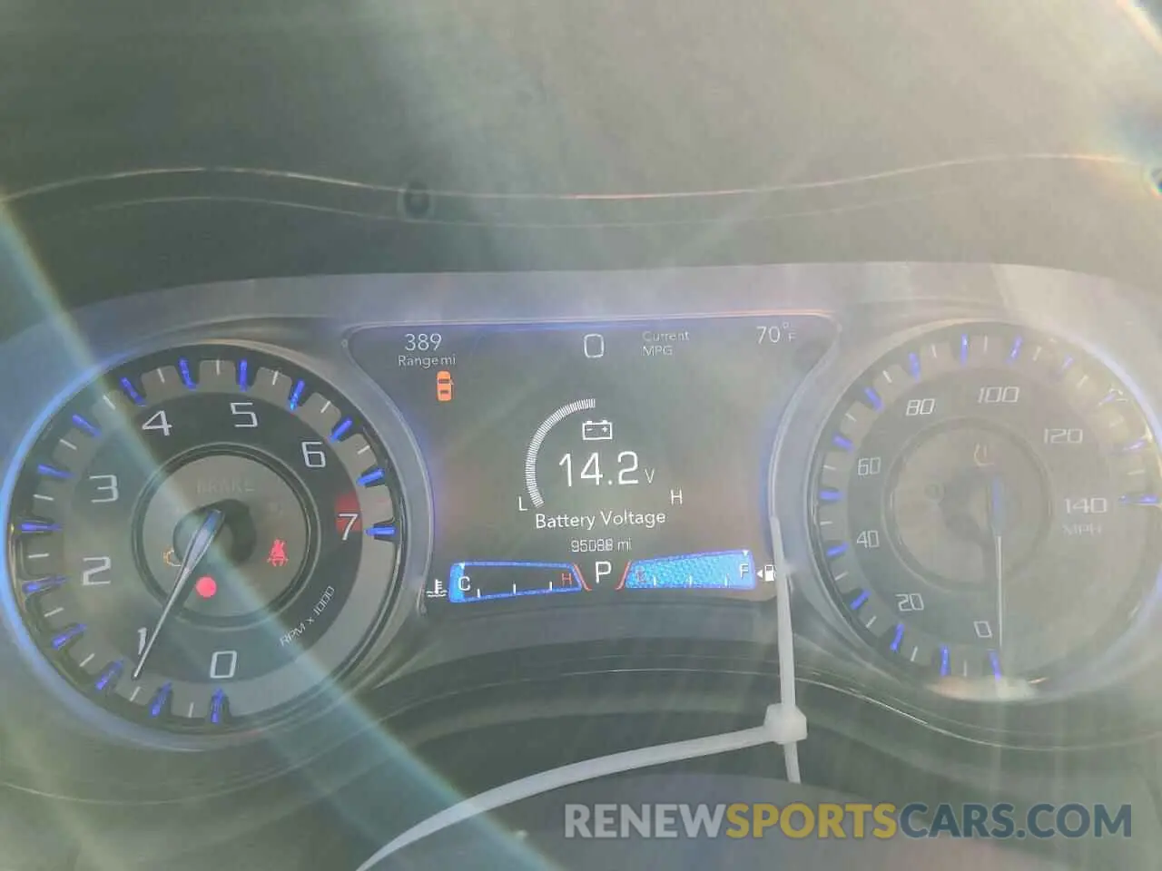 9 fotografías del automóvil dañado 2C3CCAGGXKH538284 CHRYSLER 300 2019