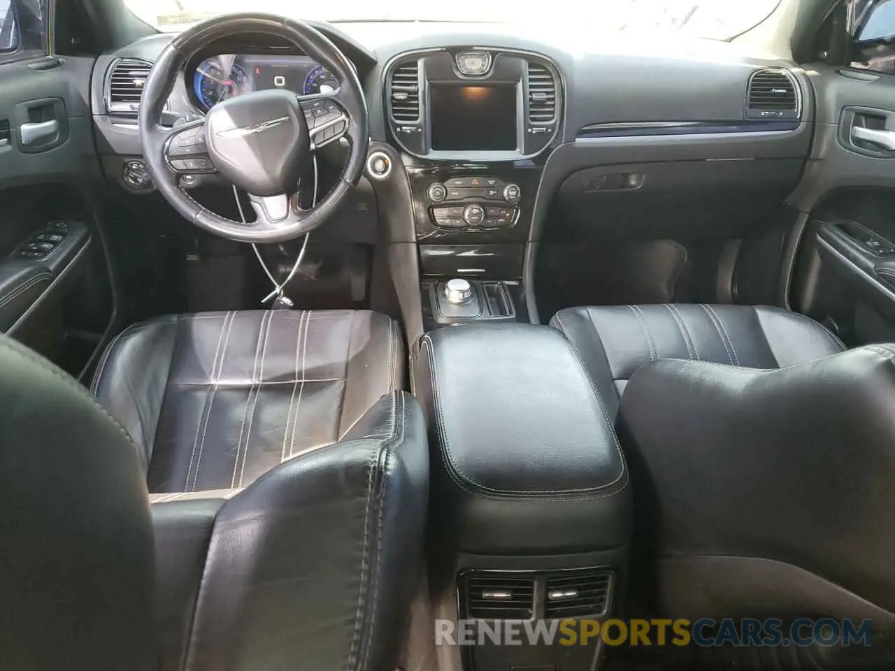 8 fotografías del automóvil dañado 2C3CCAGGXKH542951 CHRYSLER 300 2019