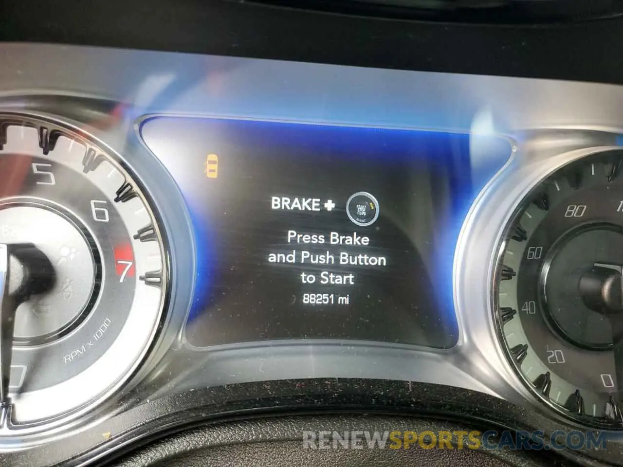 9 fotografías del automóvil dañado 2C3CCAGGXKH656044 CHRYSLER 300 2019