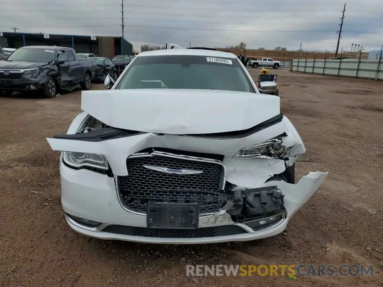 5 fotografías del automóvil dañado 2C3CCAKG3KH690883 CHRYSLER 300 2019