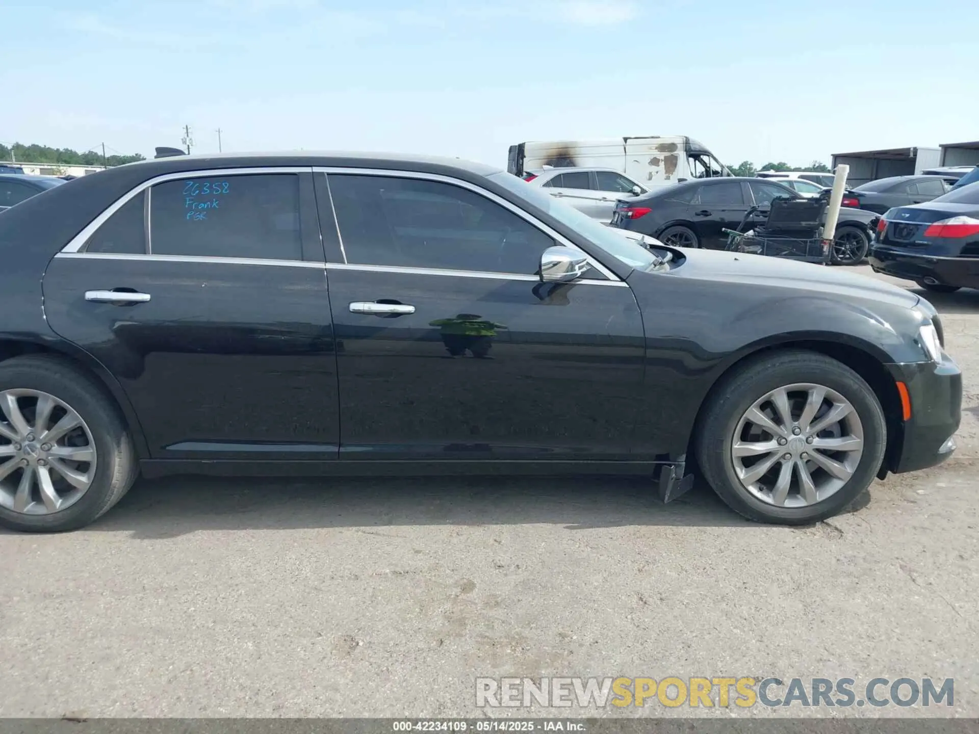 14 fotografías del automóvil dañado 2C3CCAKG5KH659425 CHRYSLER 300 2019