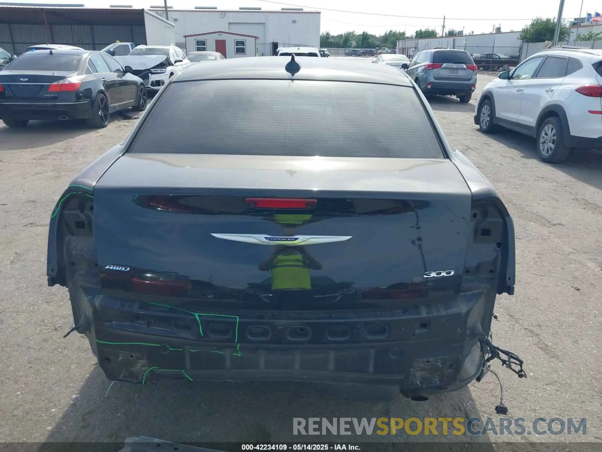 17 fotografías del automóvil dañado 2C3CCAKG5KH659425 CHRYSLER 300 2019