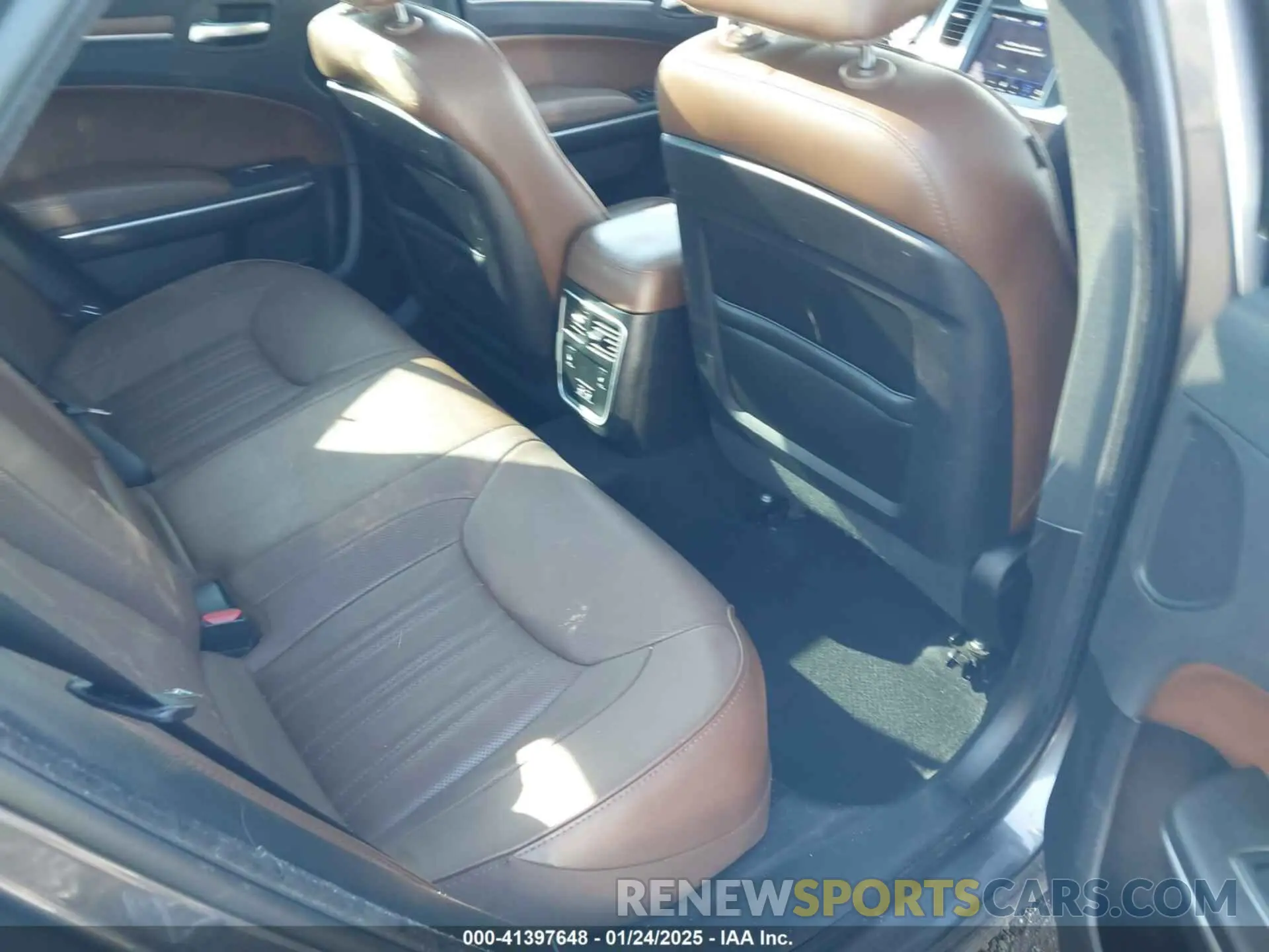 8 fotografías del automóvil dañado 2C3CCAPT3KH595231 CHRYSLER 300 2019