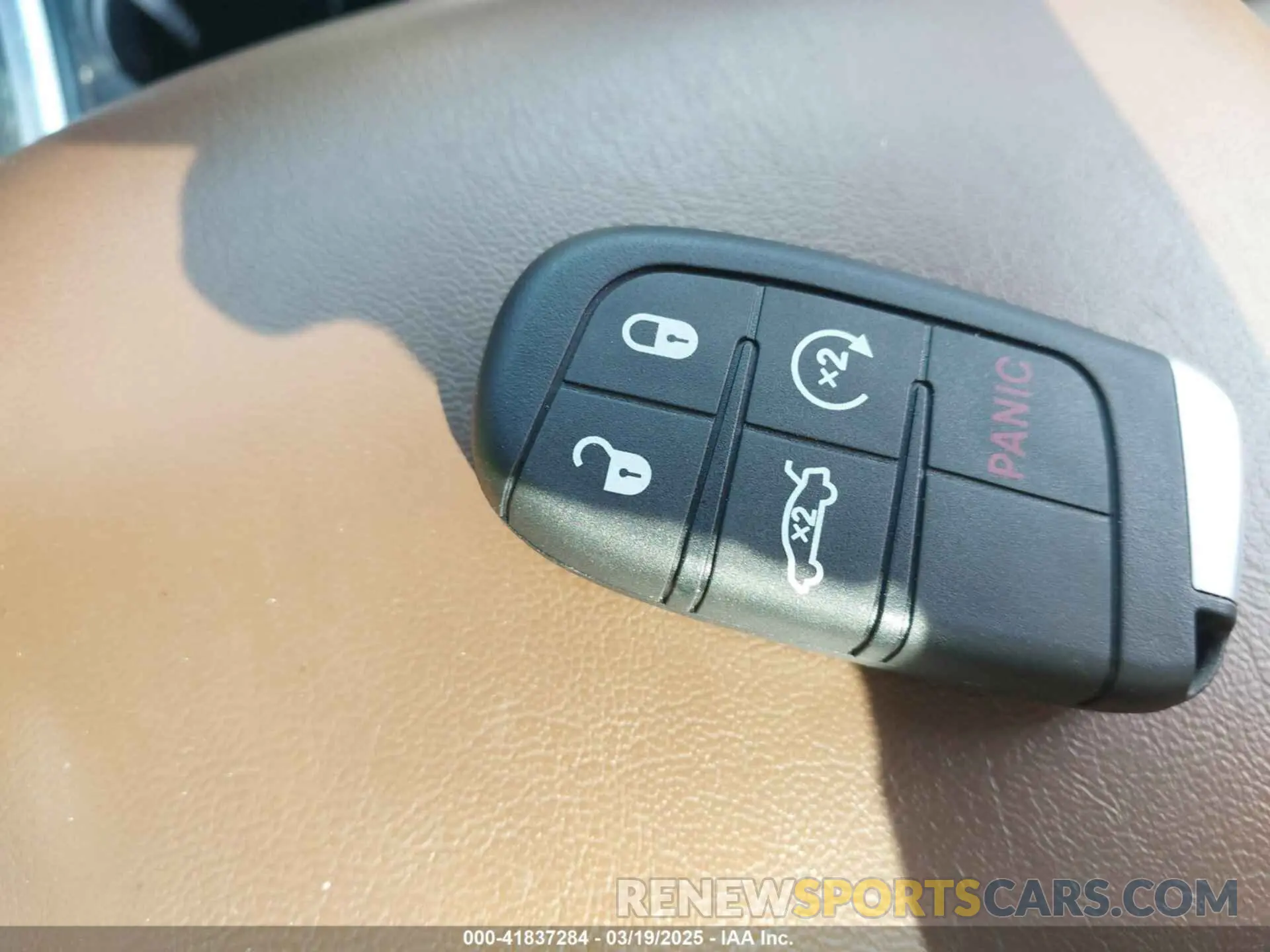 11 fotografías del automóvil dañado 2C3CCAPT5KH606049 CHRYSLER 300 2019
