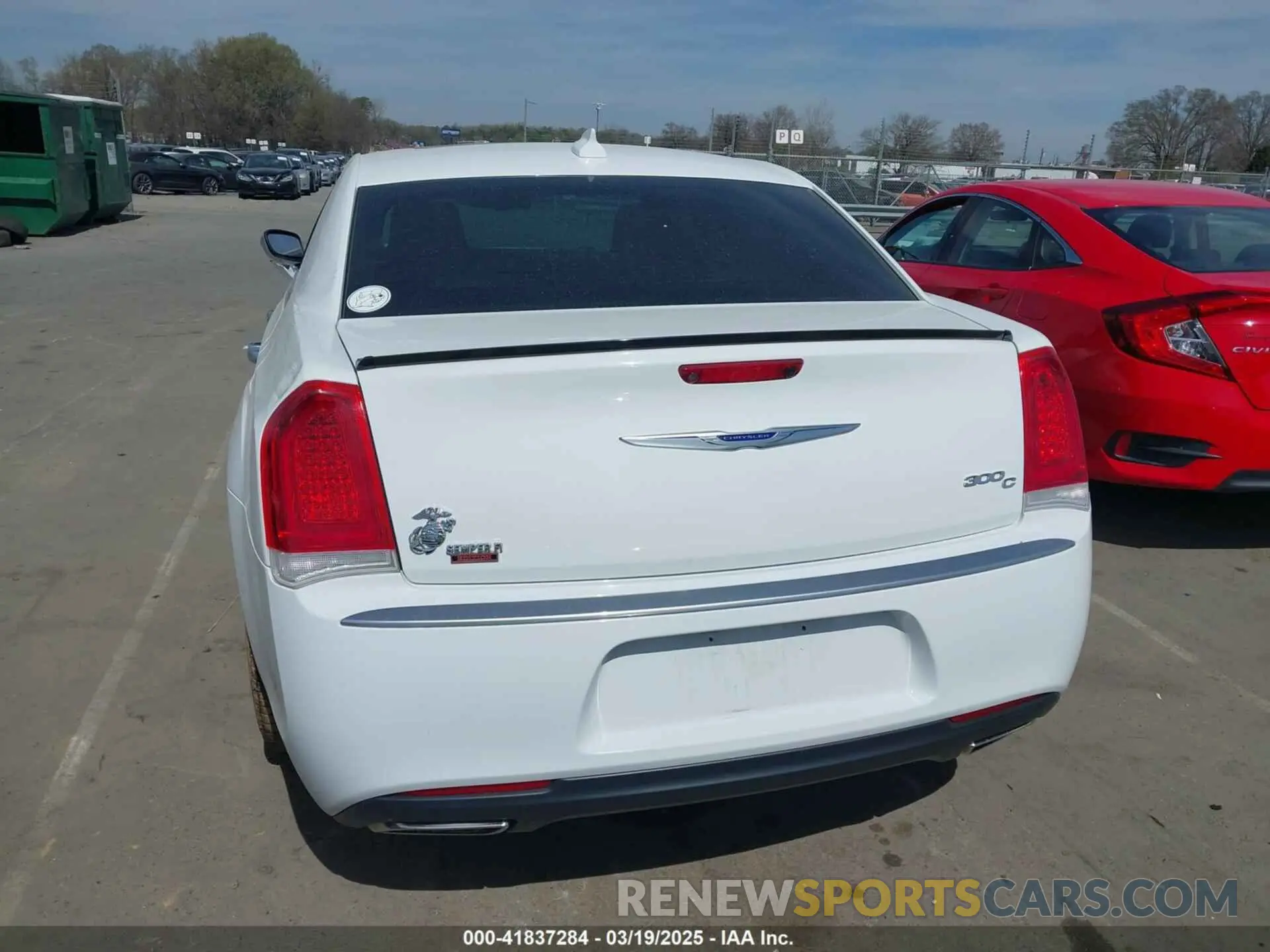 16 fotografías del automóvil dañado 2C3CCAPT5KH606049 CHRYSLER 300 2019