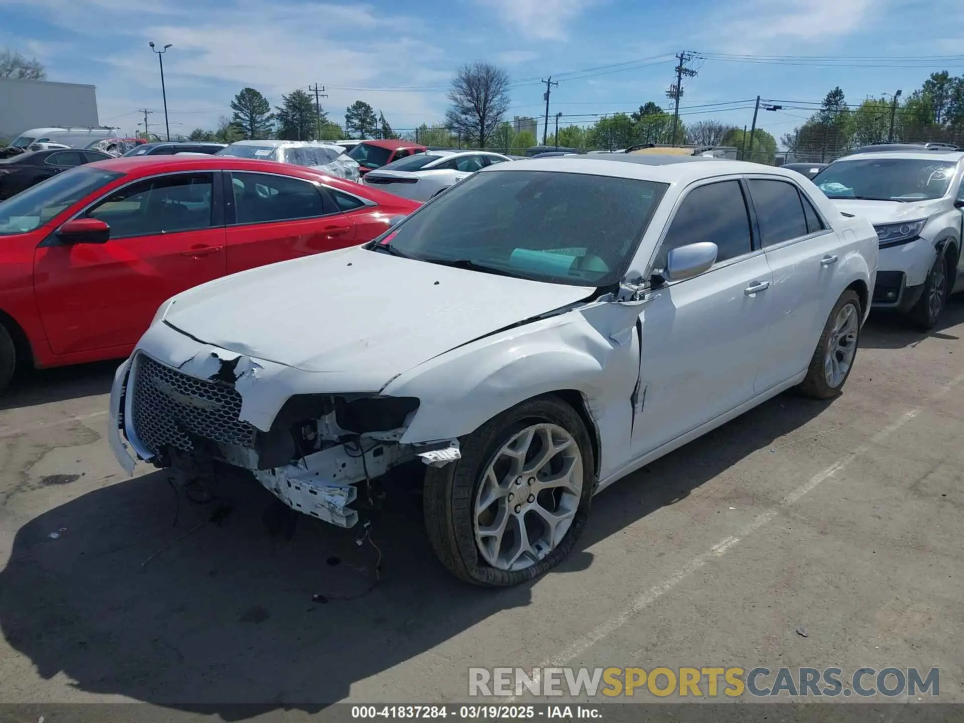 2 fotografías del automóvil dañado 2C3CCAPT5KH606049 CHRYSLER 300 2019