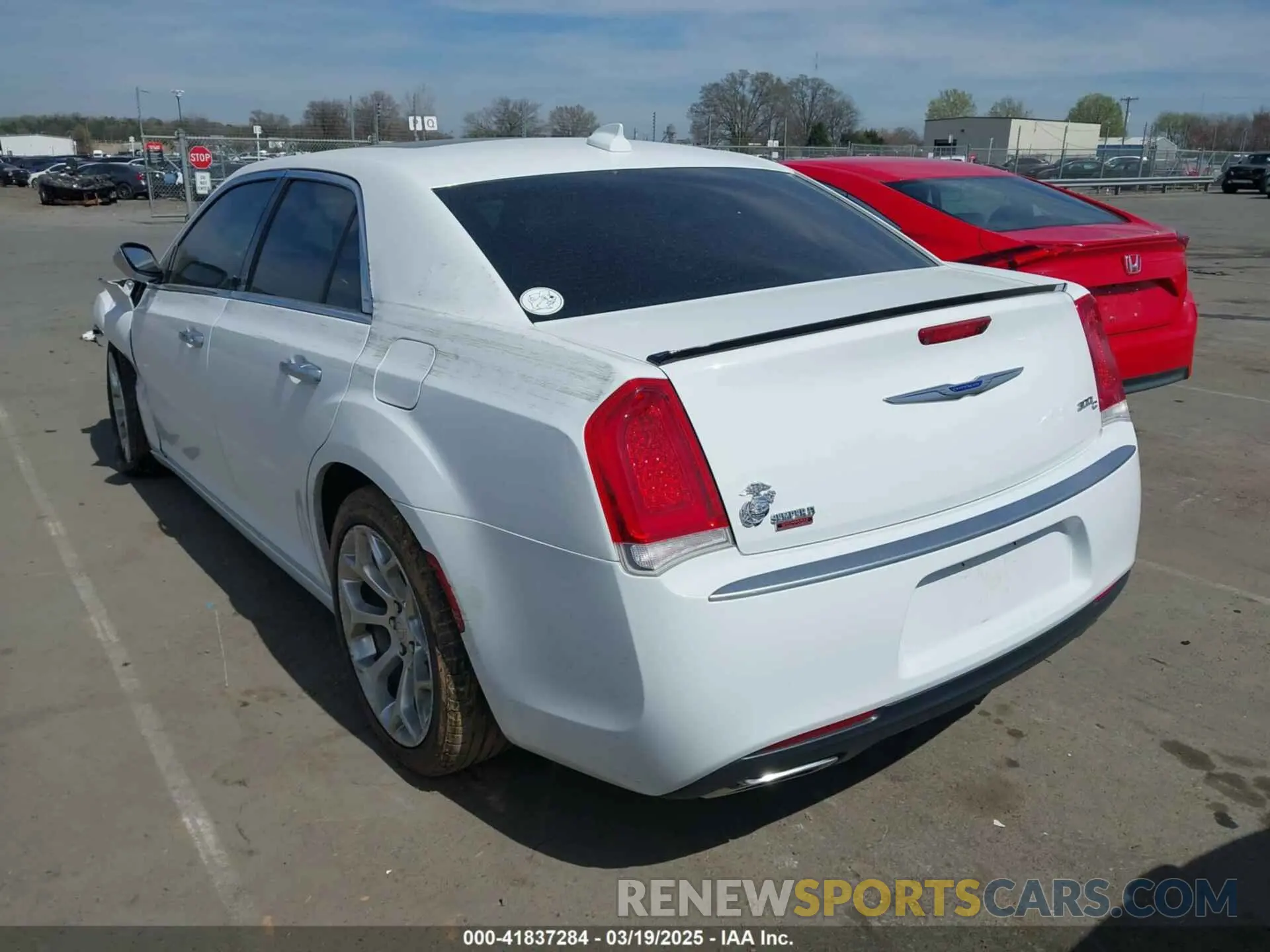 3 fotografías del automóvil dañado 2C3CCAPT5KH606049 CHRYSLER 300 2019