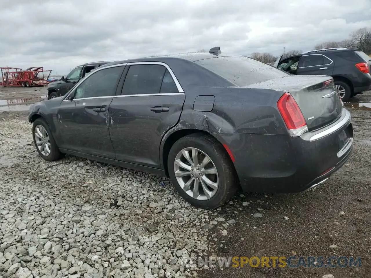 2 fotografías del automóvil dañado 2C3CCARG2KH714466 CHRYSLER 300 2019