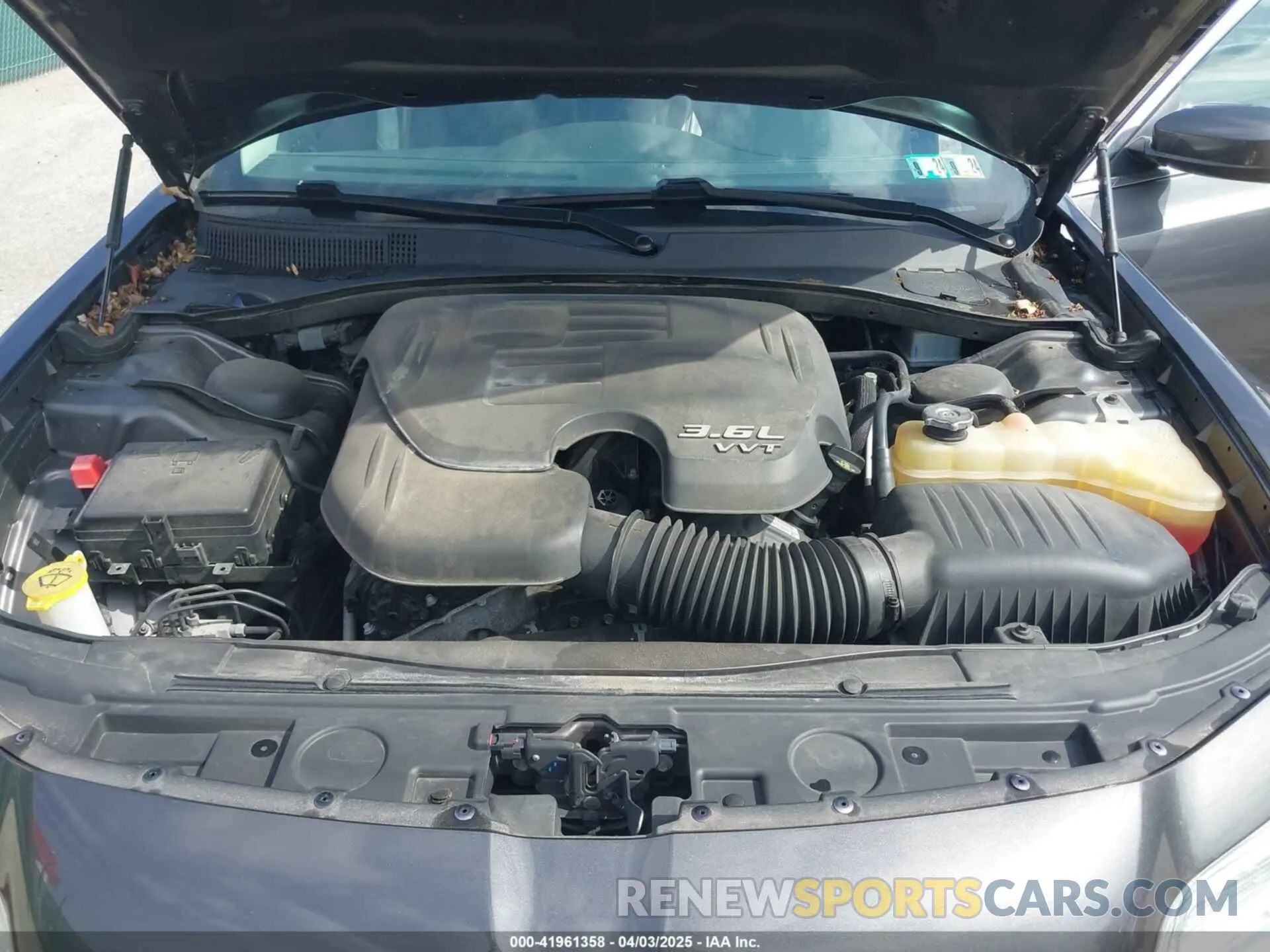 10 fotografías del automóvil dañado 2C3CCARG3KH581149 CHRYSLER 300 2019