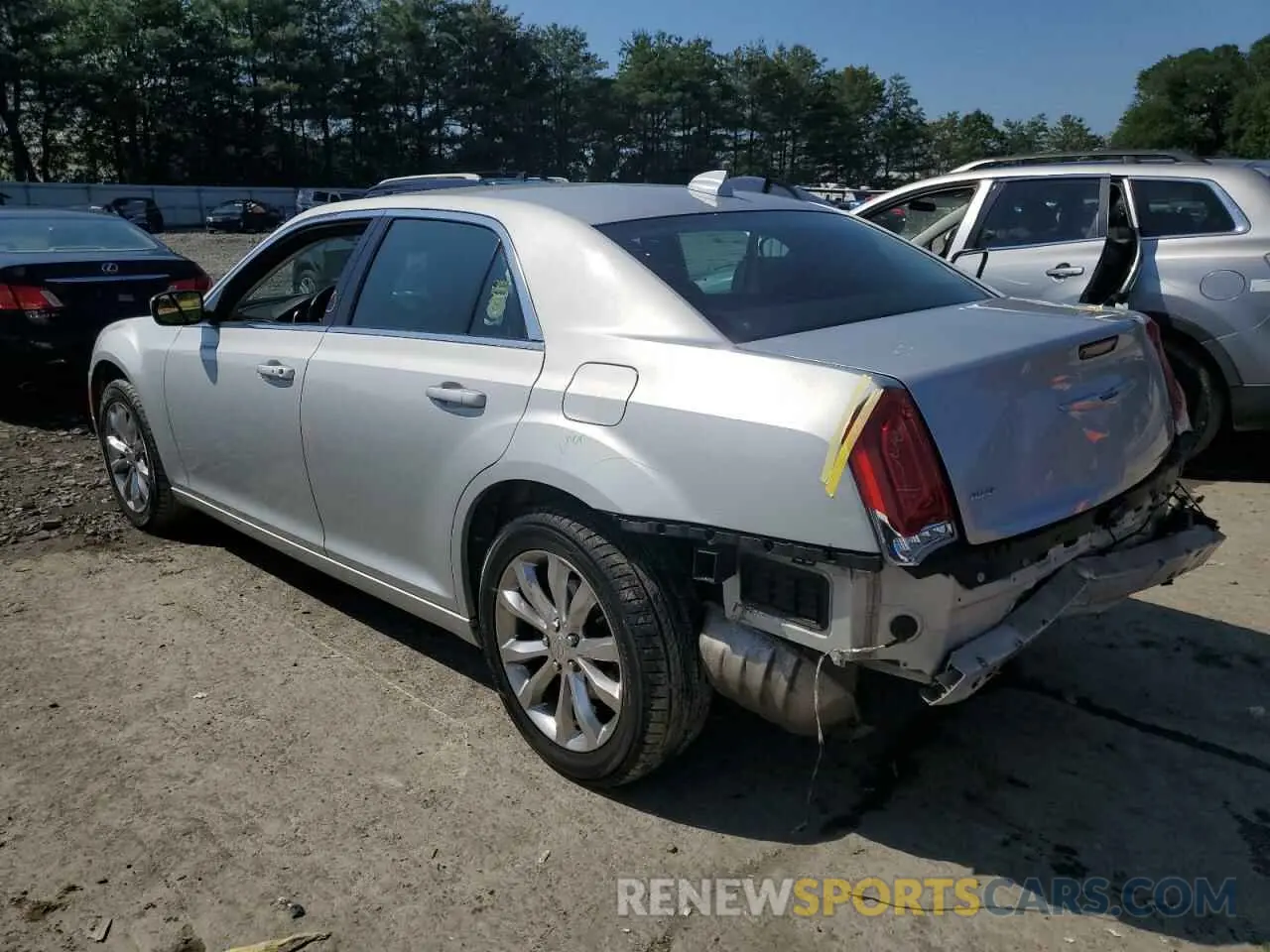 2 fotografías del automóvil dañado 2C3CCARG4KH605037 CHRYSLER 300 2019