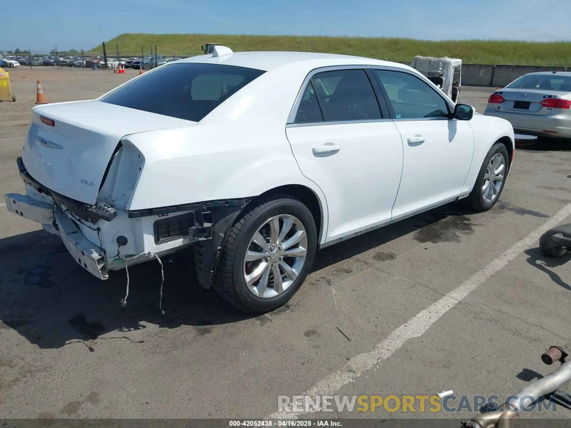 4 fotografías del automóvil dañado 2C3CCARG5KH578219 CHRYSLER 300 2019