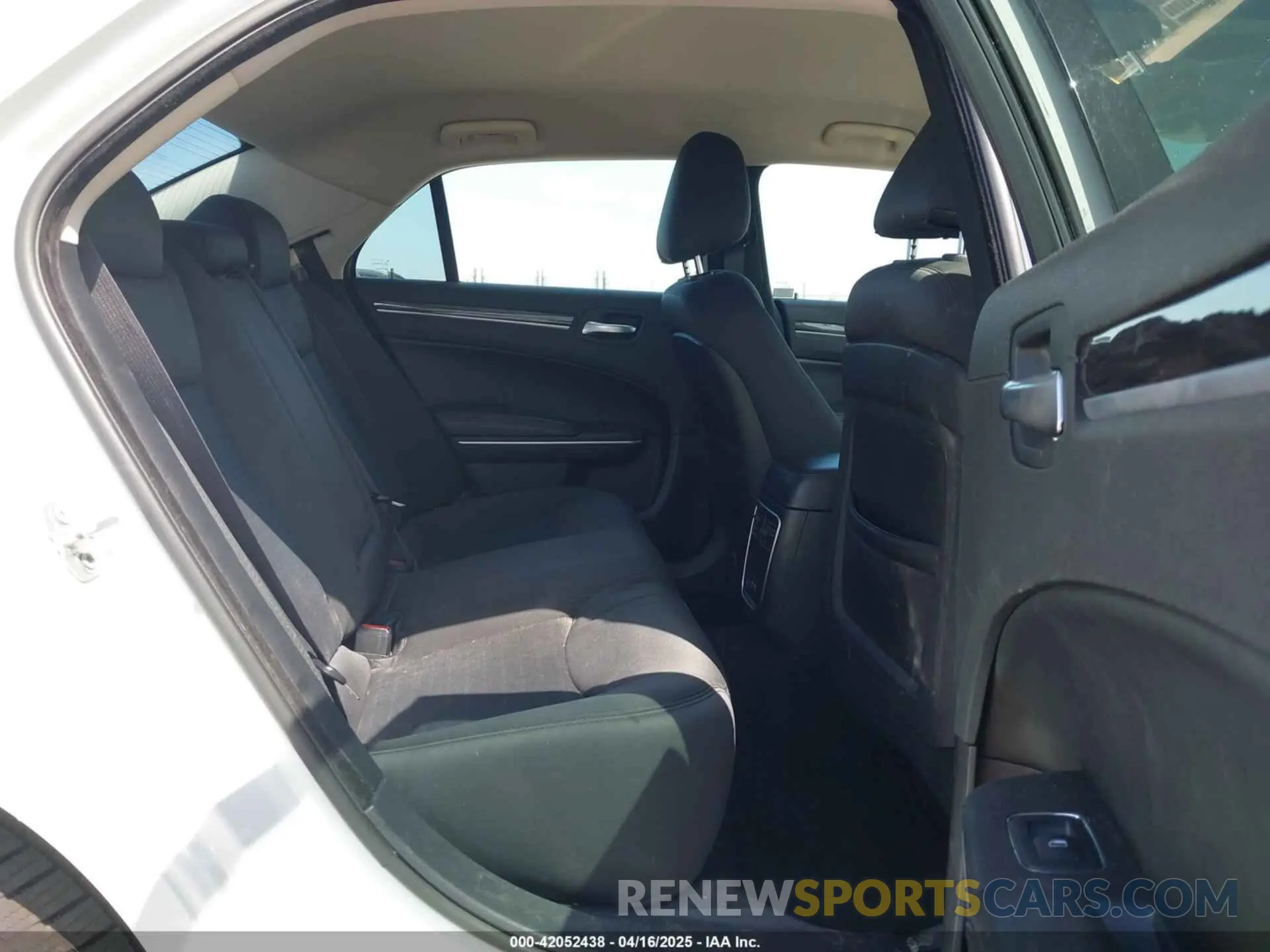 8 fotografías del automóvil dañado 2C3CCARG5KH578219 CHRYSLER 300 2019
