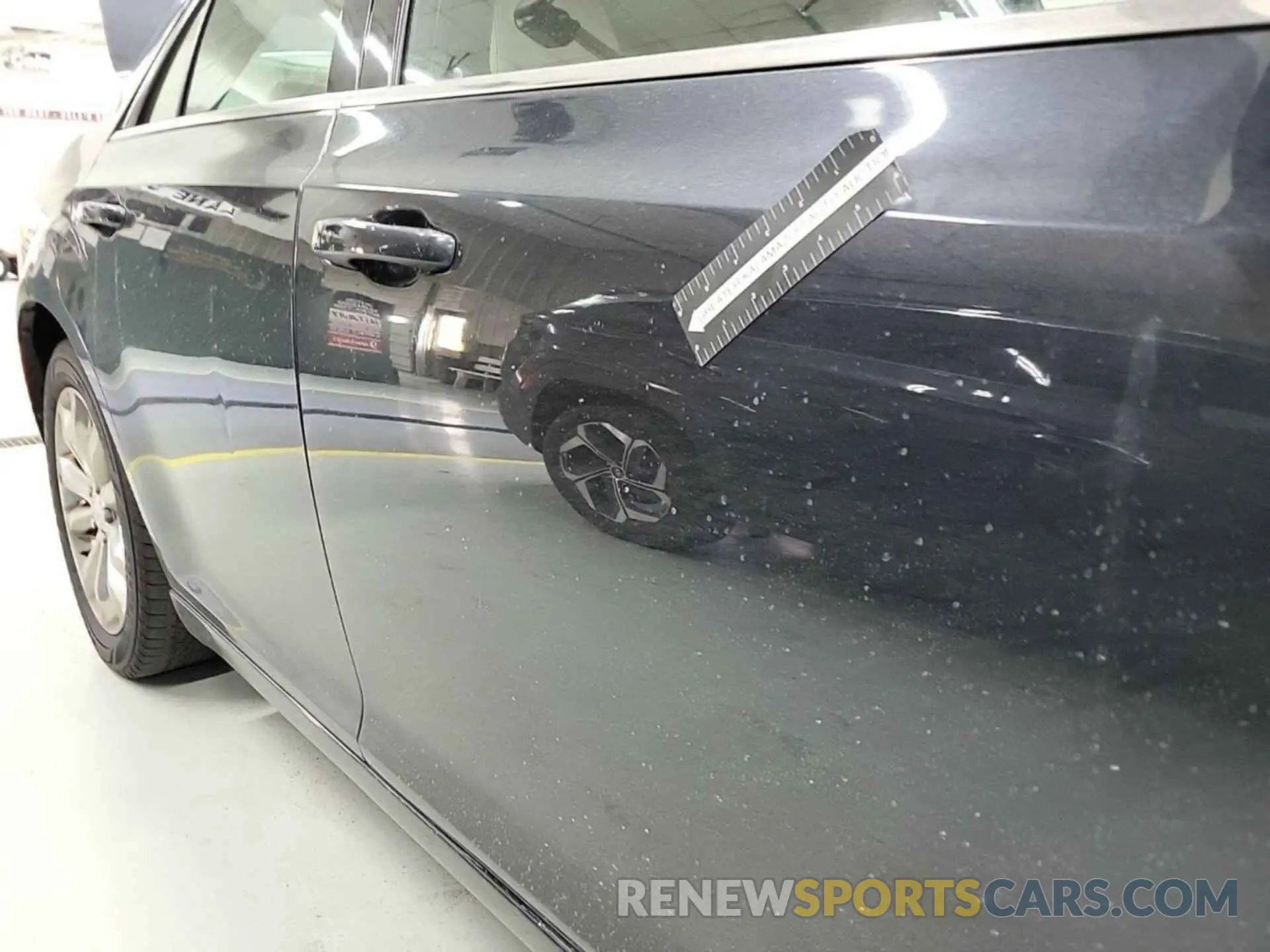4 fotografías del automóvil dañado 2C3CCARG7KH556447 CHRYSLER 300 2019