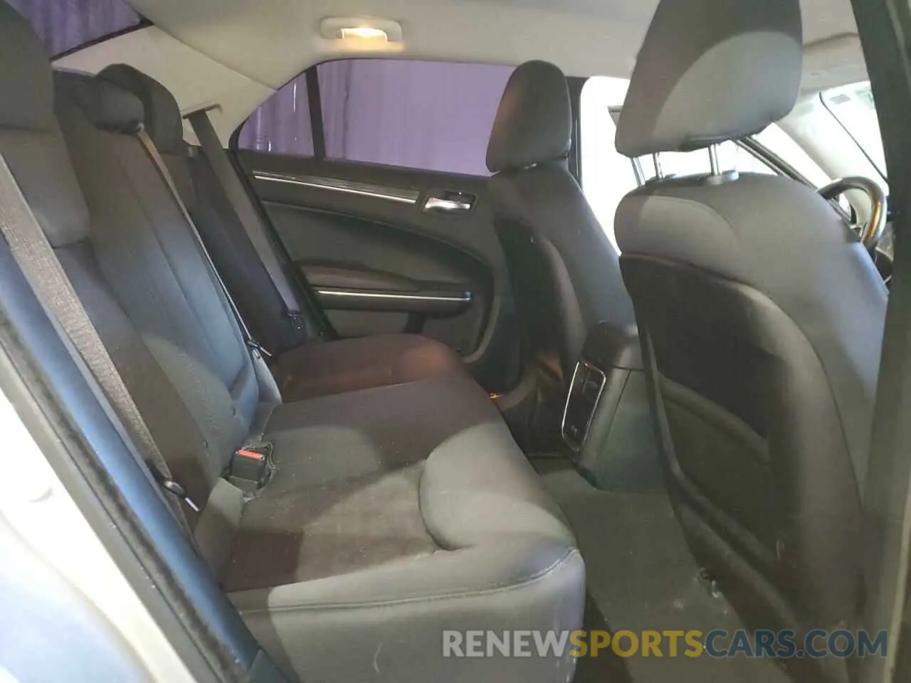 10 fotografías del automóvil dañado 2C3CCARG8KH666343 CHRYSLER 300 2019