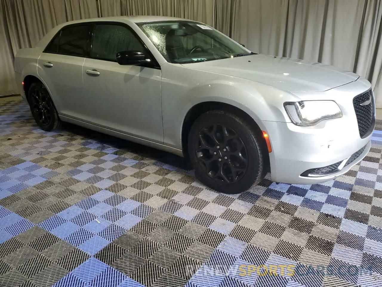 4 fotografías del automóvil dañado 2C3CCARG8KH666343 CHRYSLER 300 2019