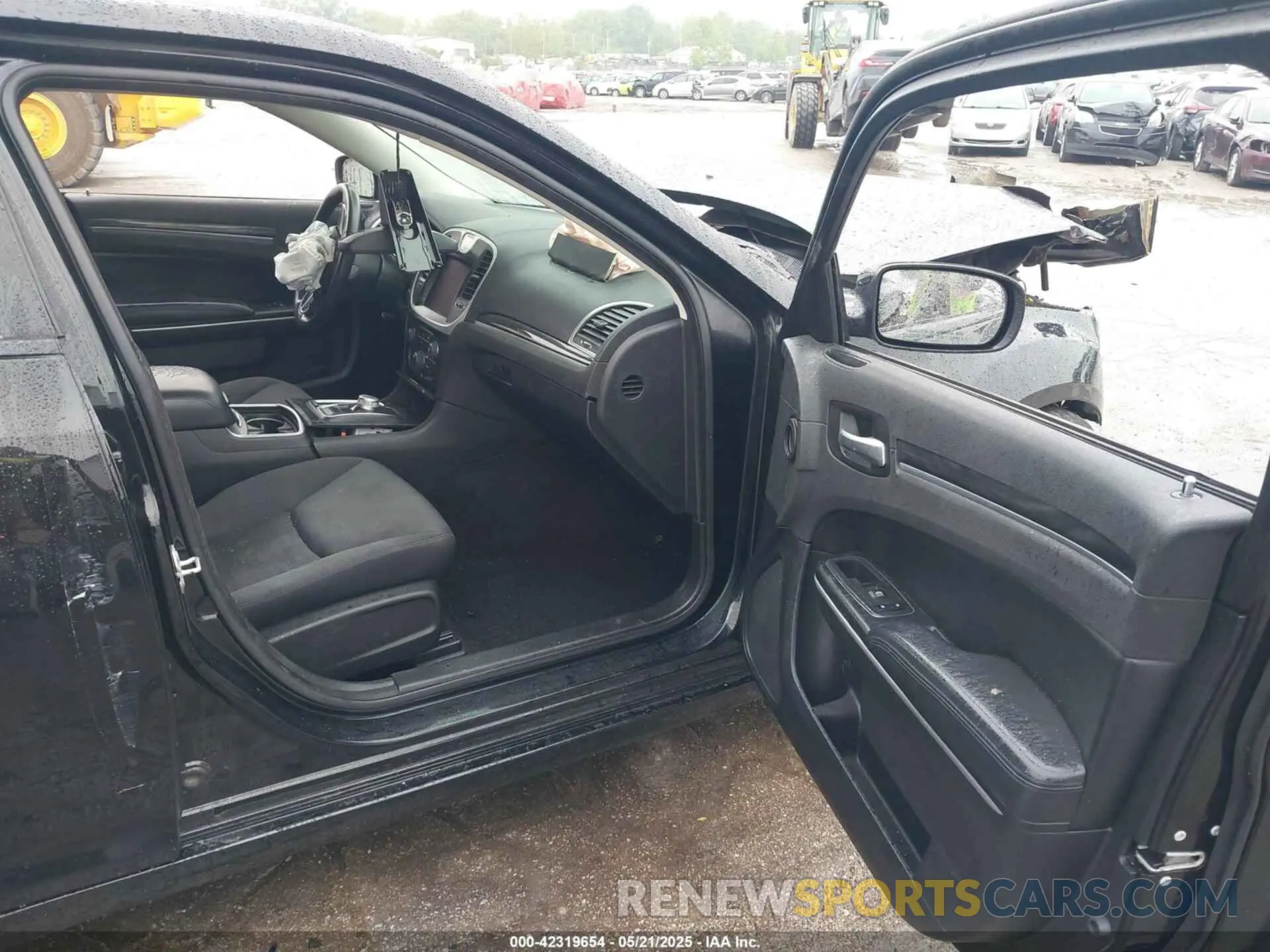 5 fotografías del automóvil dañado 2C3CCAAG4LH203001 CHRYSLER 300 2020