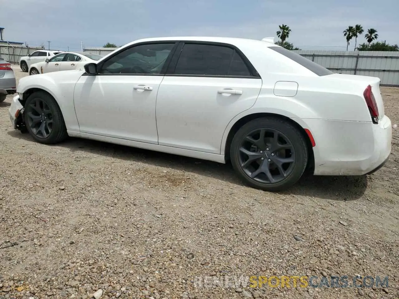 2 fotografías del automóvil dañado 2C3CCAAG5LH181543 CHRYSLER 300 2020