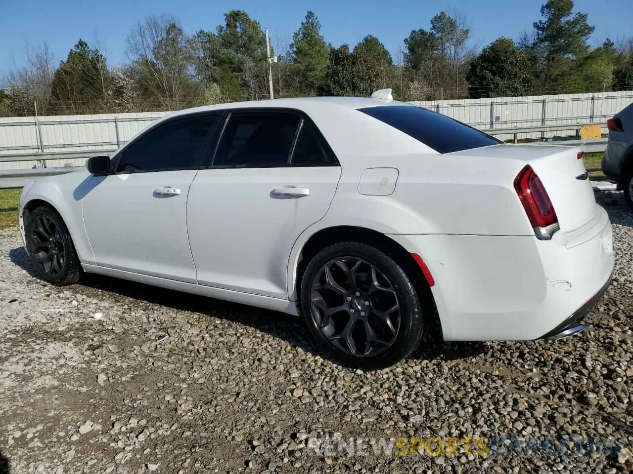 2 fotografías del automóvil dañado 2C3CCABG1LH145752 CHRYSLER 300 2020