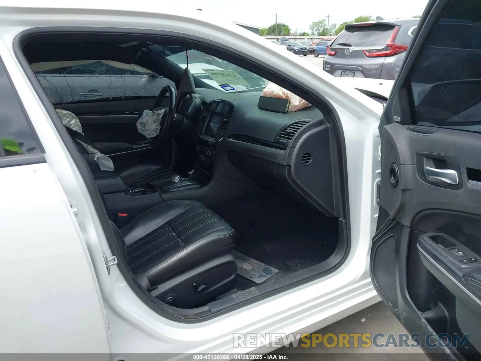 5 fotografías del automóvil dañado 2C3CCABG7LH158490 CHRYSLER 300 2020