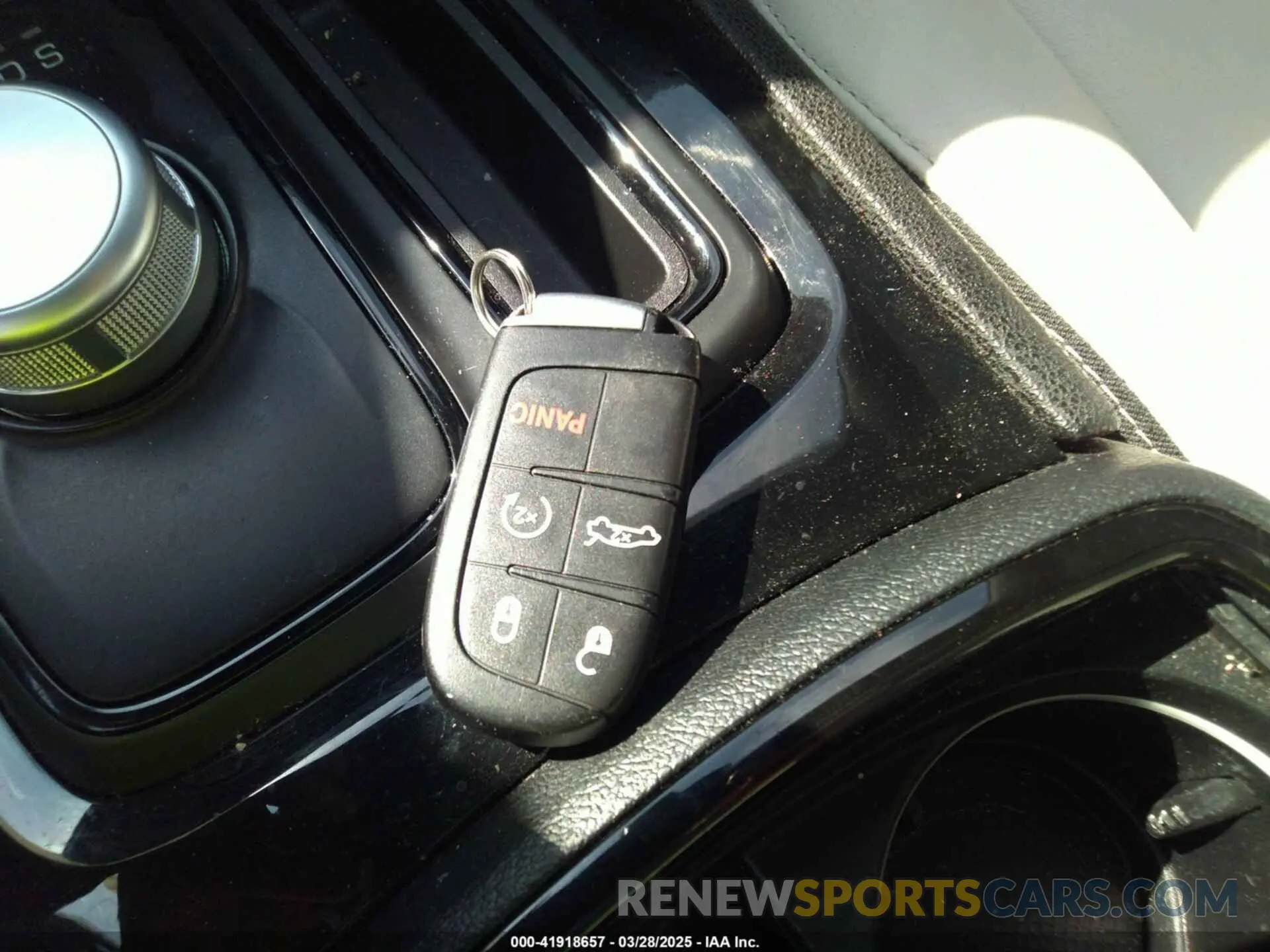 11 fotografías del automóvil dañado 2C3CCABGXLH103516 CHRYSLER 300 2020