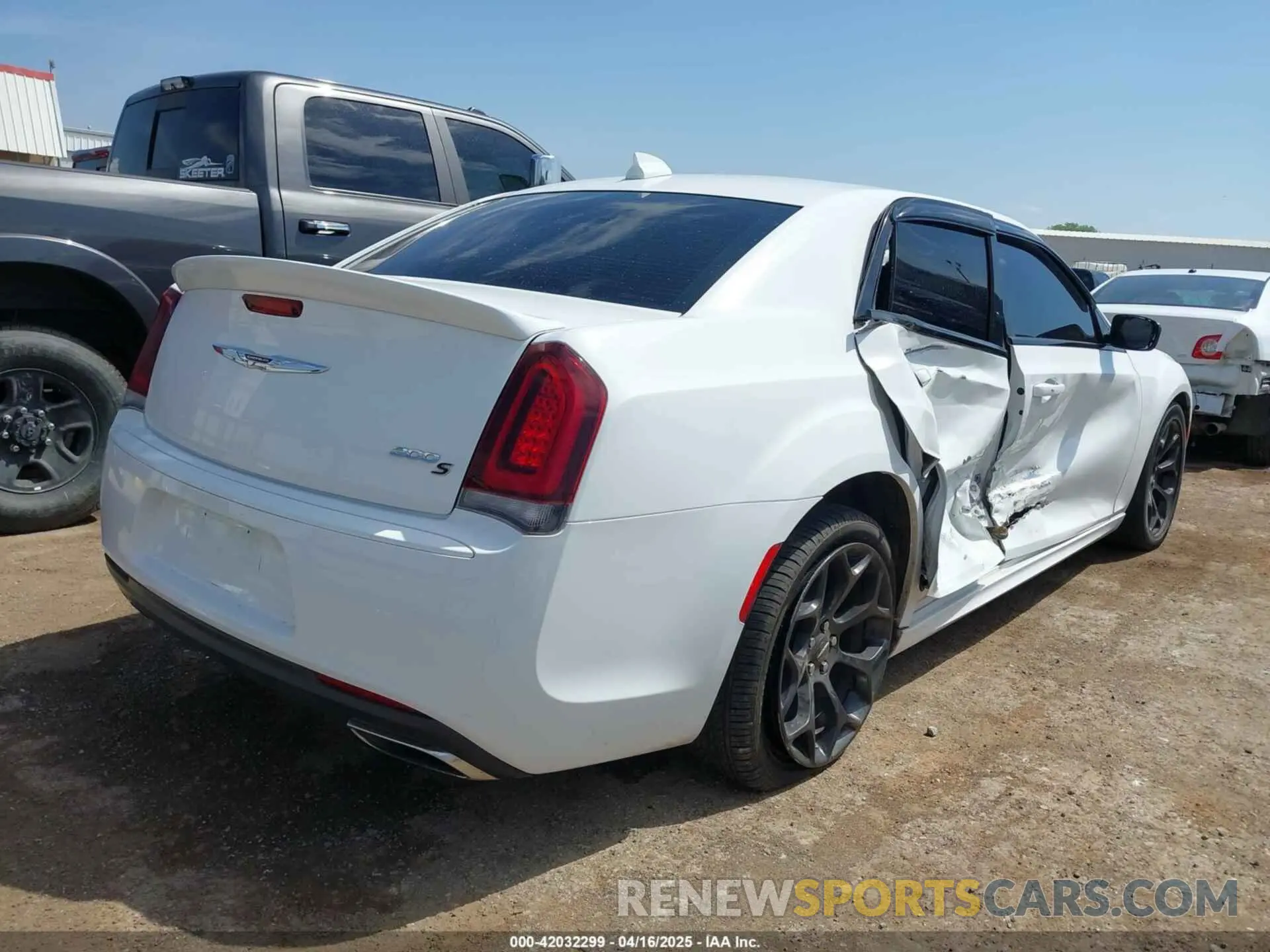4 fotografías del automóvil dañado 2C3CCABT9LH168564 CHRYSLER 300 2020