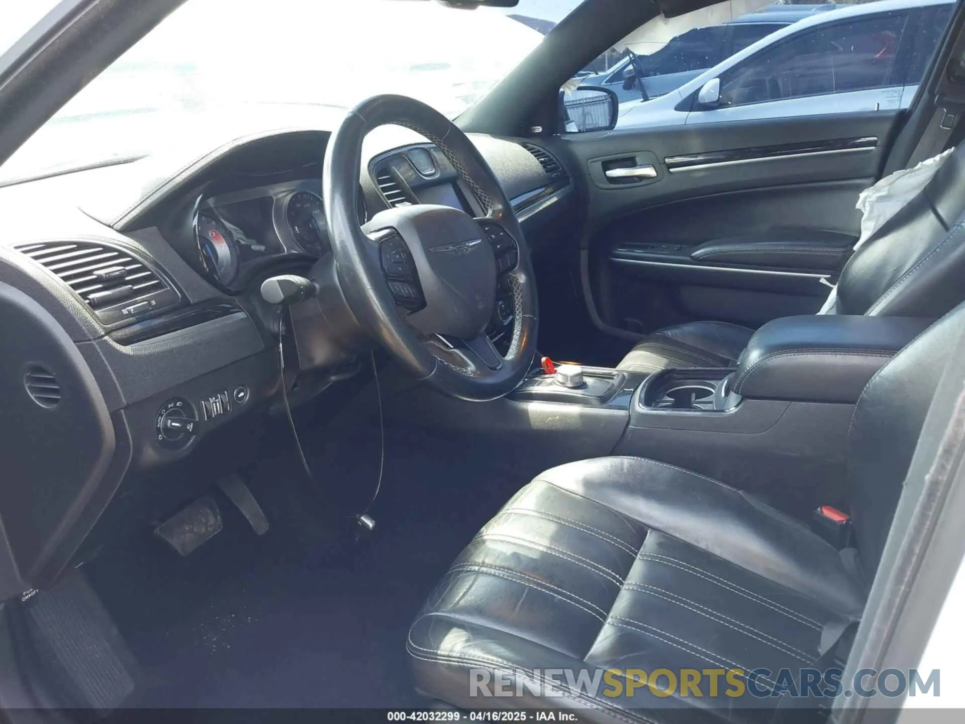 5 fotografías del automóvil dañado 2C3CCABT9LH168564 CHRYSLER 300 2020