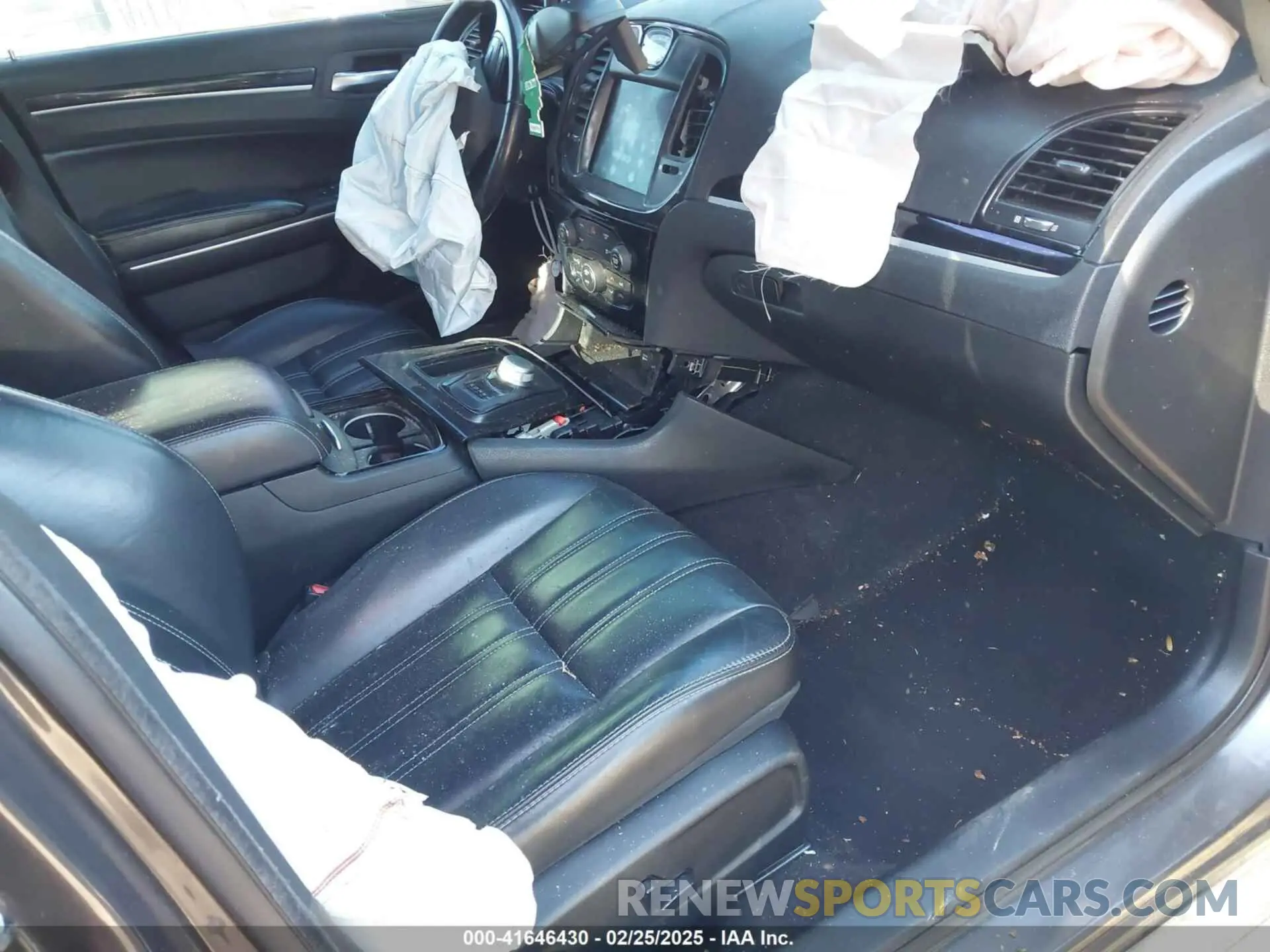 5 fotografías del automóvil dañado 2C3CCAGG3LH154817 CHRYSLER 300 2020
