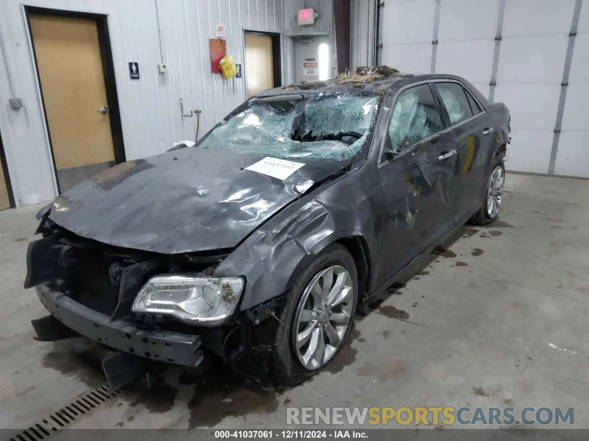 2 fotografías del automóvil dañado 2C3CCAKG2LH120973 CHRYSLER 300 2020