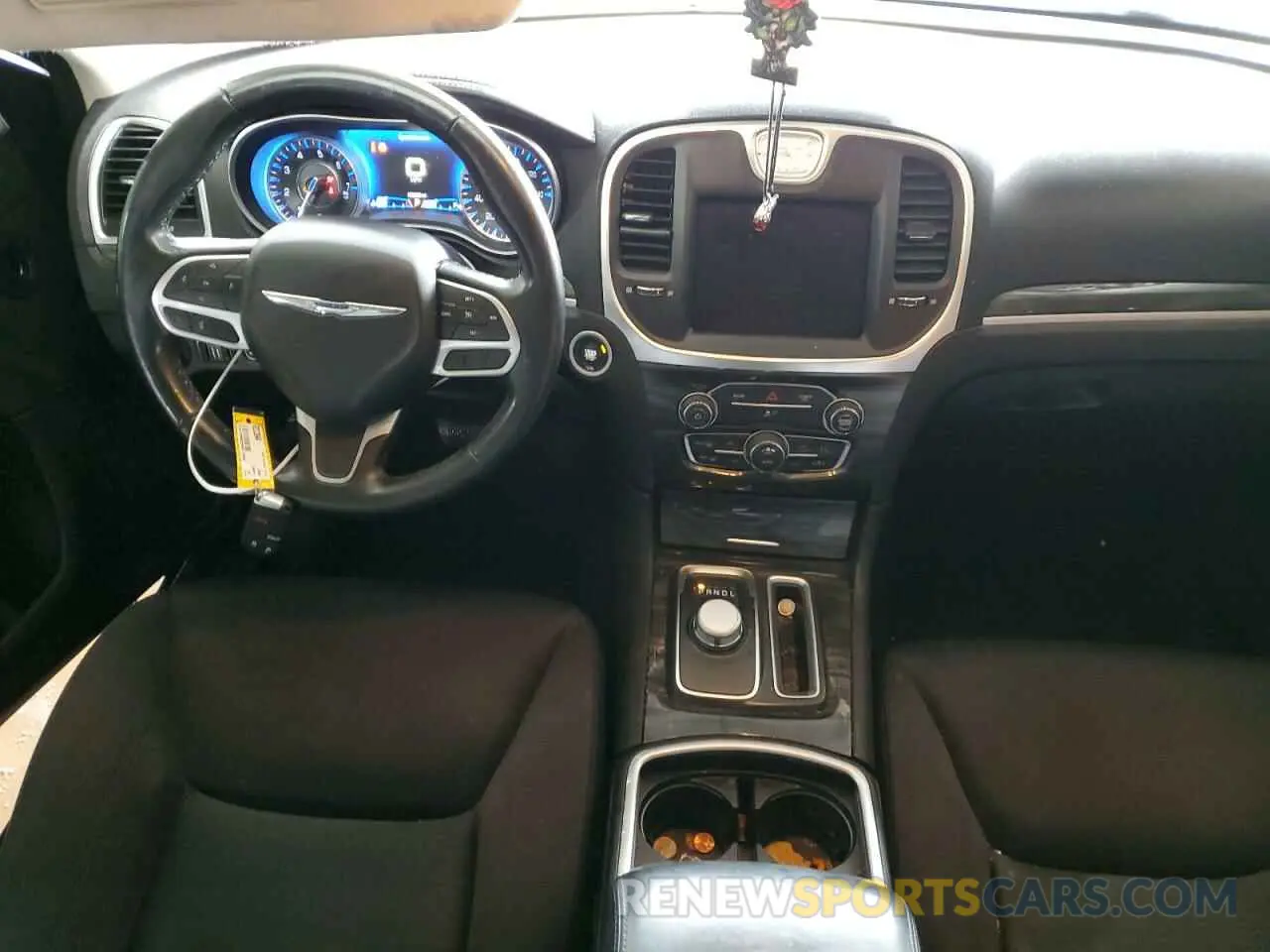 8 fotografías del automóvil dañado 2C3CCAAG2MH617850 CHRYSLER 300 2021