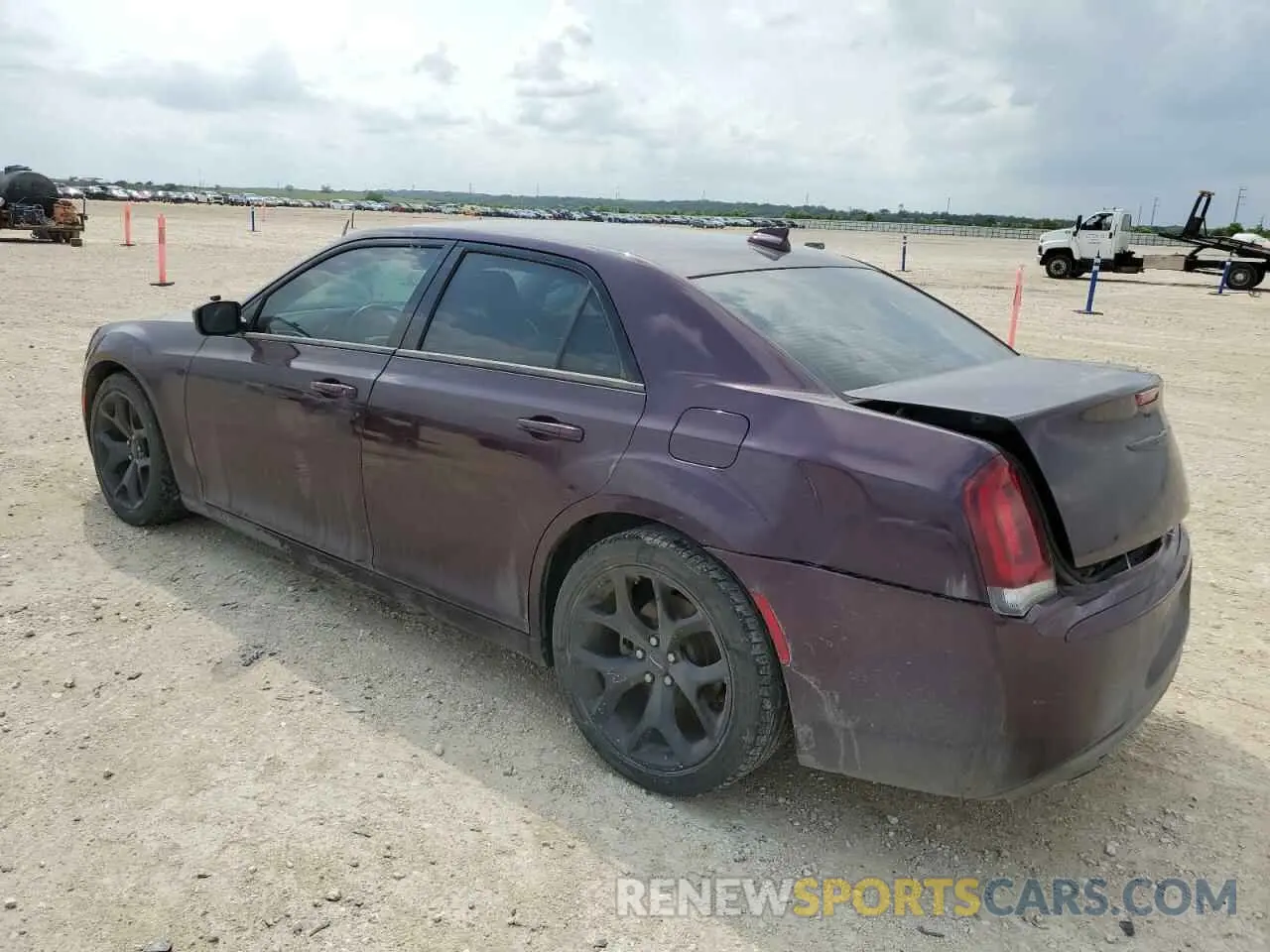 2 fotografías del automóvil dañado 2C3CCAAG3MH604184 CHRYSLER 300 2021