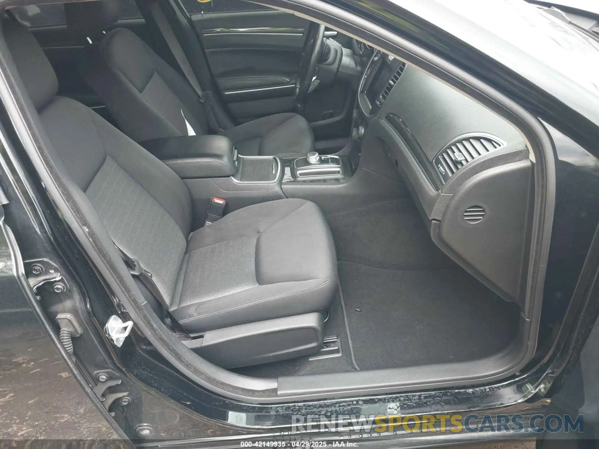 5 fotografías del automóvil dañado 2C3CCAAG6MH558382 CHRYSLER 300 2021