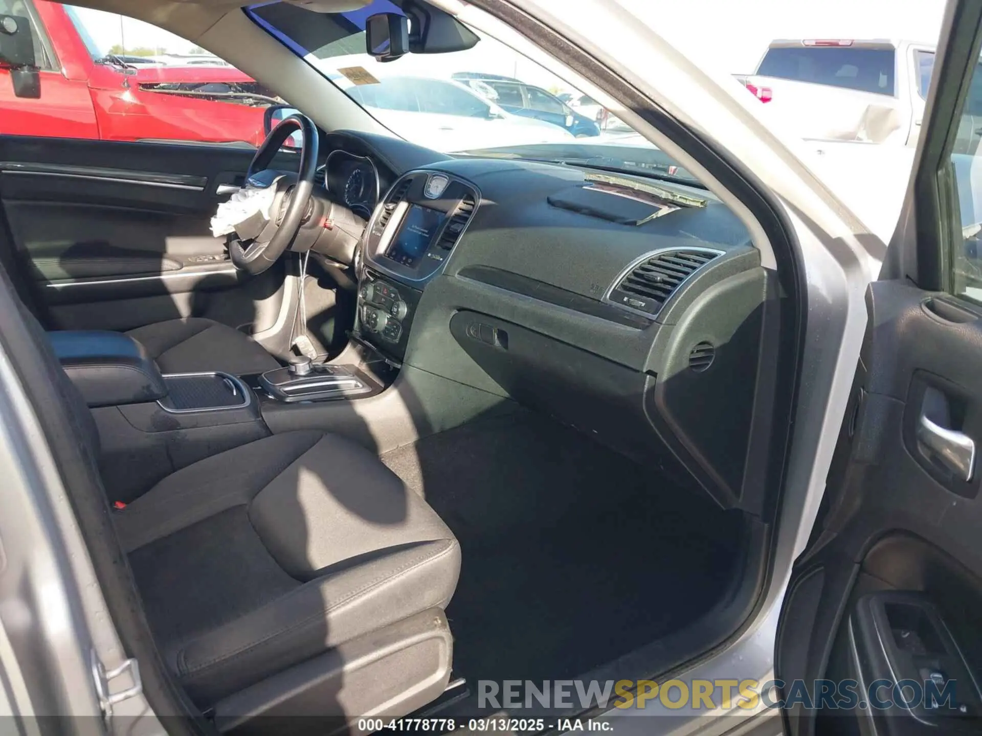 5 fotografías del automóvil dañado 2C3CCAAG6MH613770 CHRYSLER 300 2021