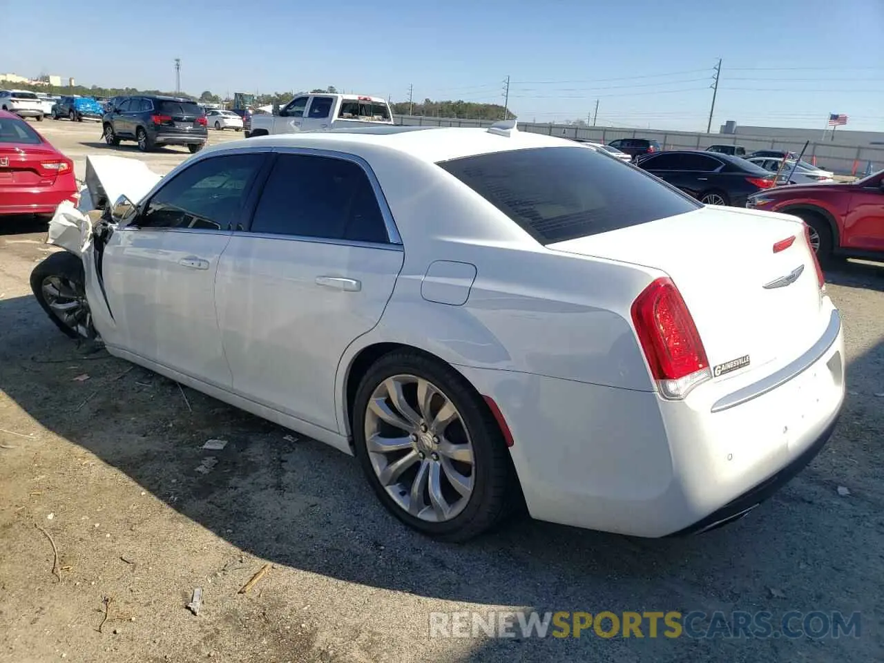 2 fotografías del automóvil dañado 2C3CCAAGXMH526423 CHRYSLER 300 2021