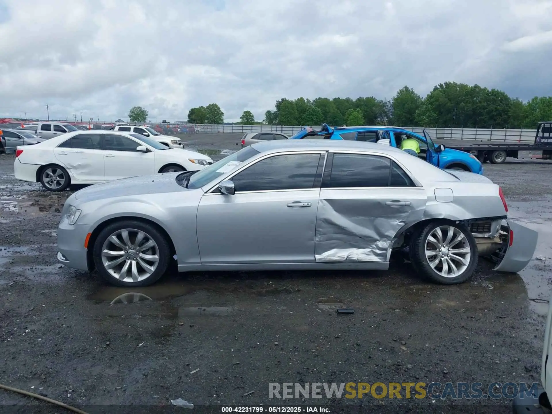 15 fotografías del automóvil dañado 2C3CCAAGXMH583429 CHRYSLER 300 2021