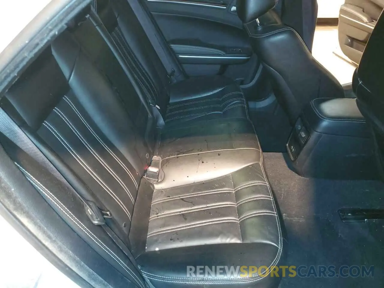 11 fotografías del automóvil dañado 2C3CCABG0MH585799 CHRYSLER 300 2021