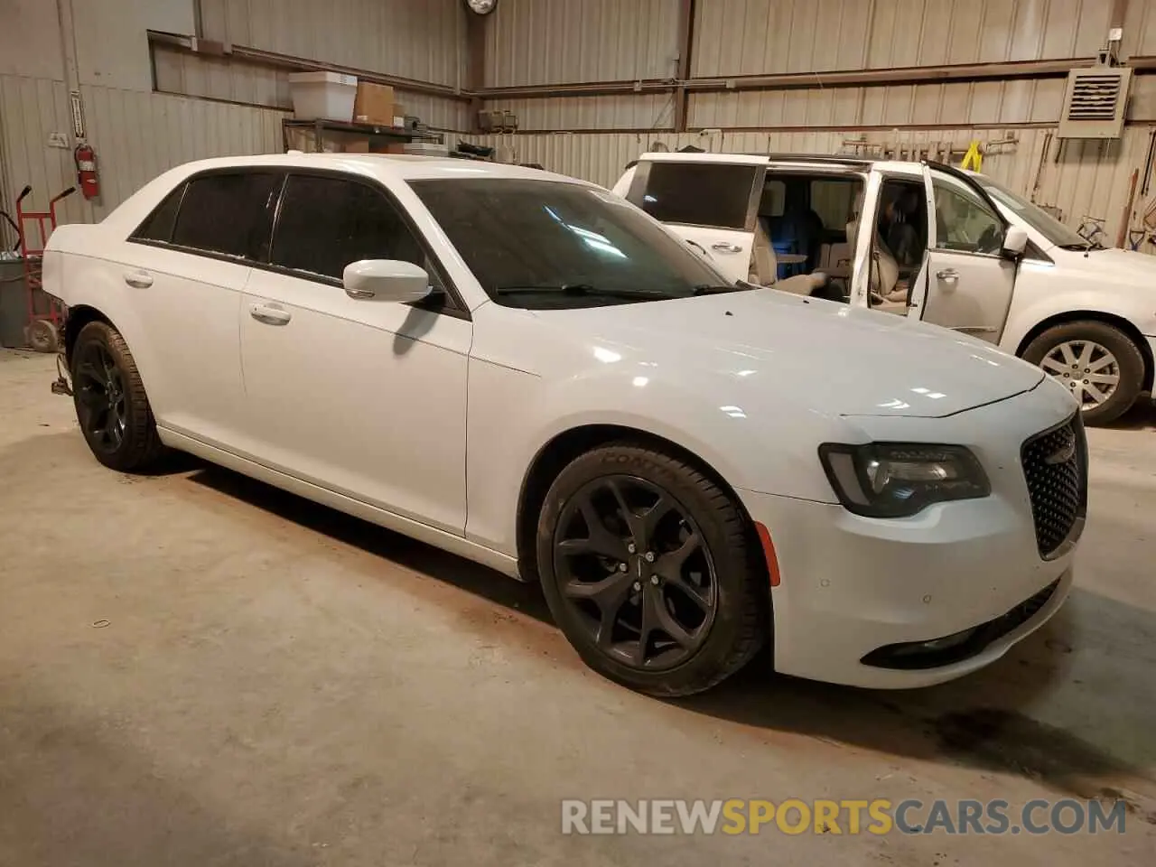 4 fotografías del automóvil dañado 2C3CCABG0MH585799 CHRYSLER 300 2021