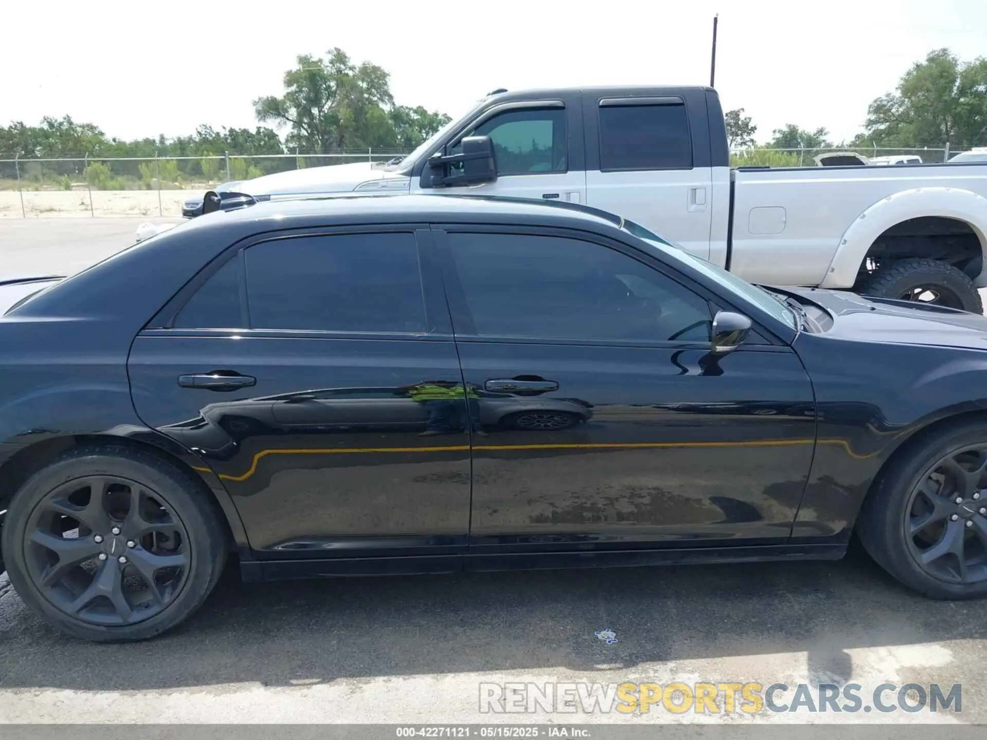 12 fotografías del automóvil dañado 2C3CCABG1MH520184 CHRYSLER 300 2021