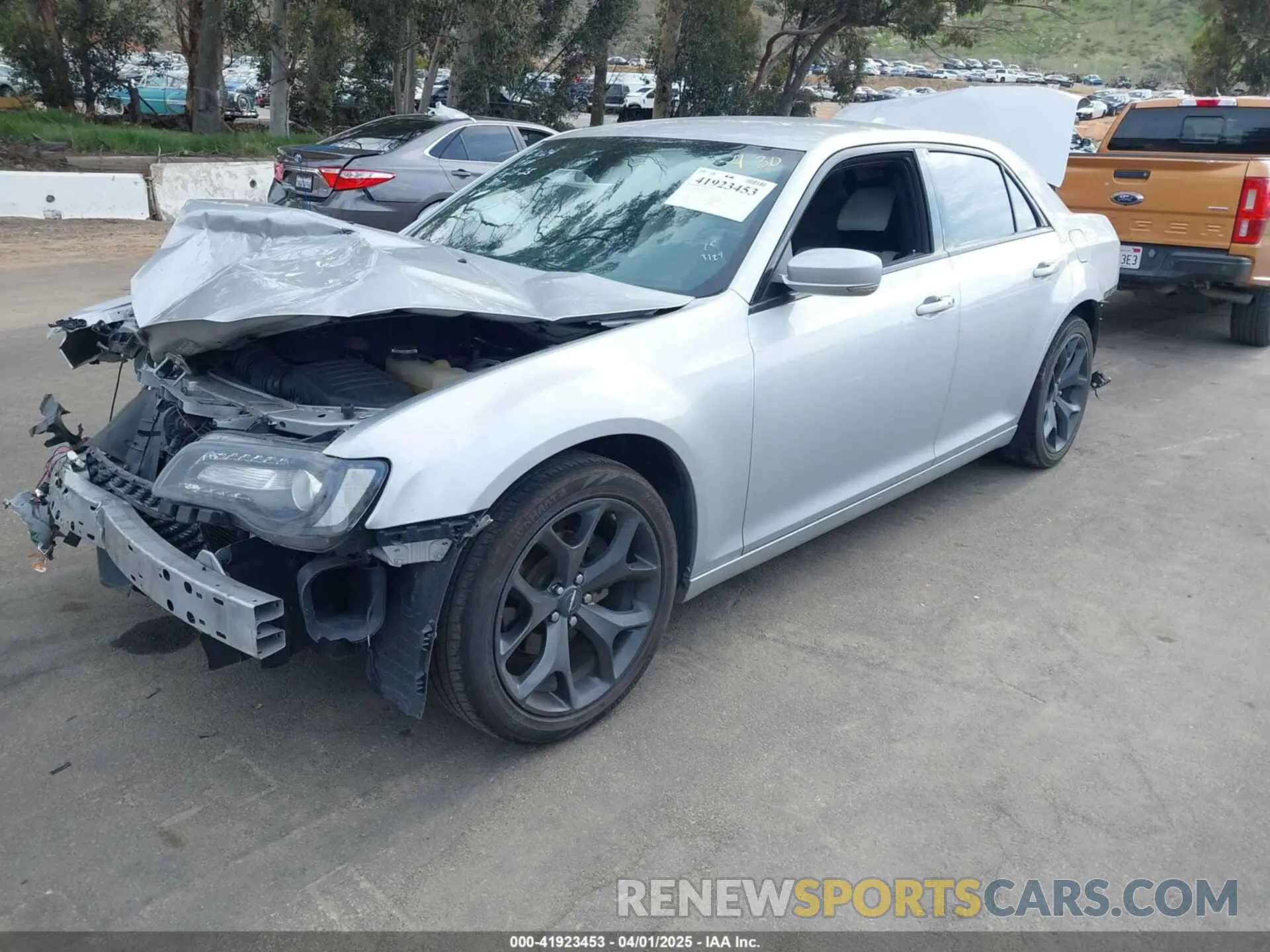 2 fotografías del automóvil dañado 2C3CCABG1MH523618 CHRYSLER 300 2021