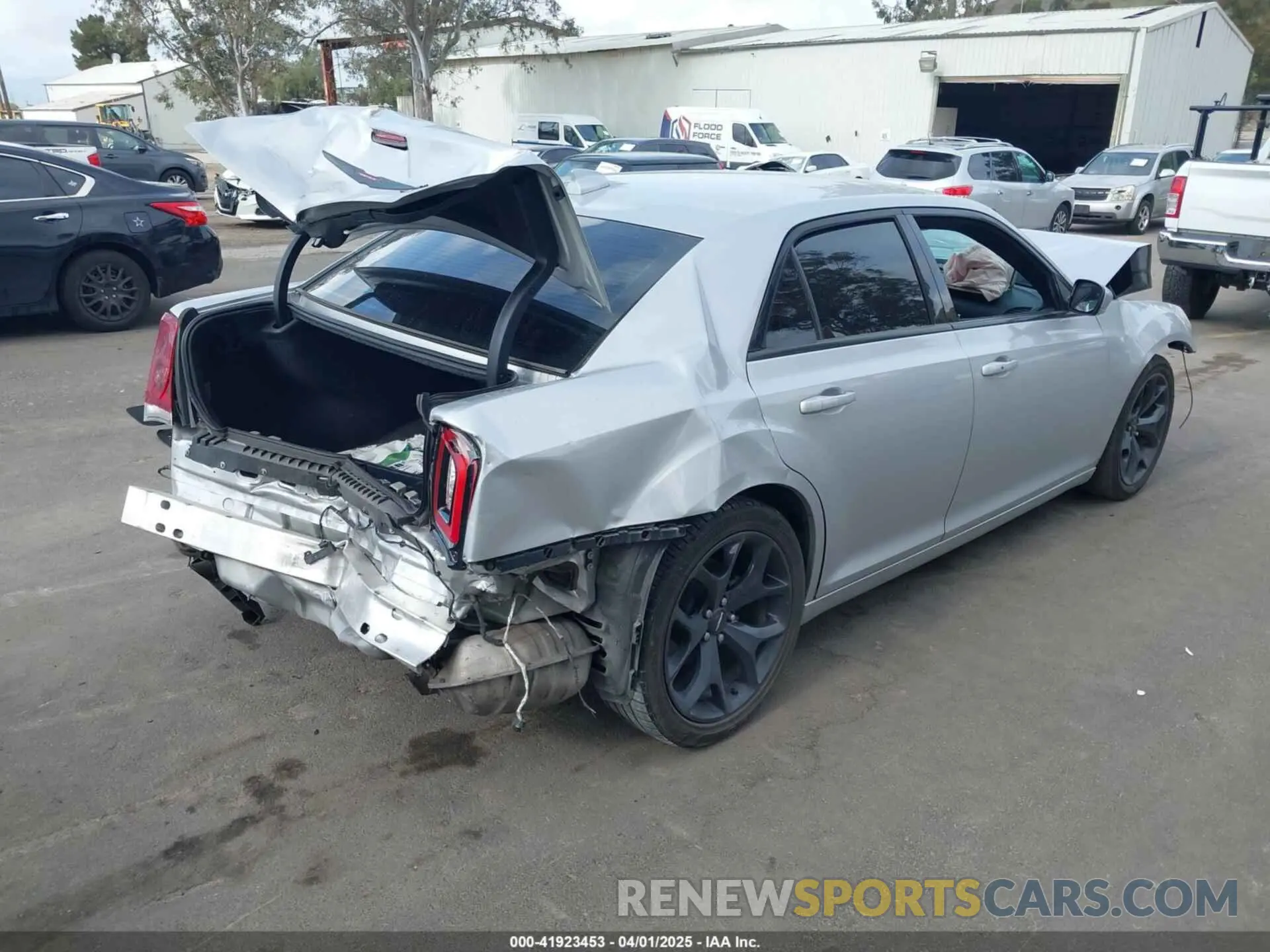 4 fotografías del automóvil dañado 2C3CCABG1MH523618 CHRYSLER 300 2021