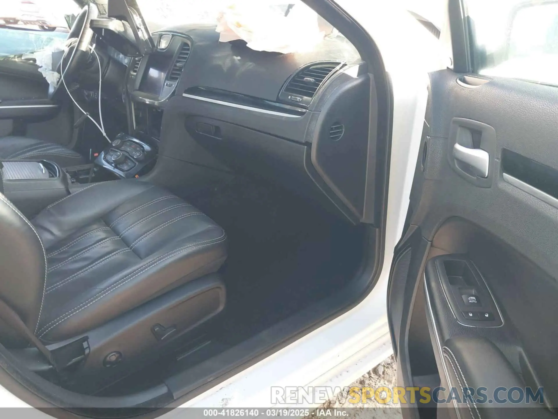 5 fotografías del automóvil dañado 2C3CCABG1MH595841 CHRYSLER 300 2021