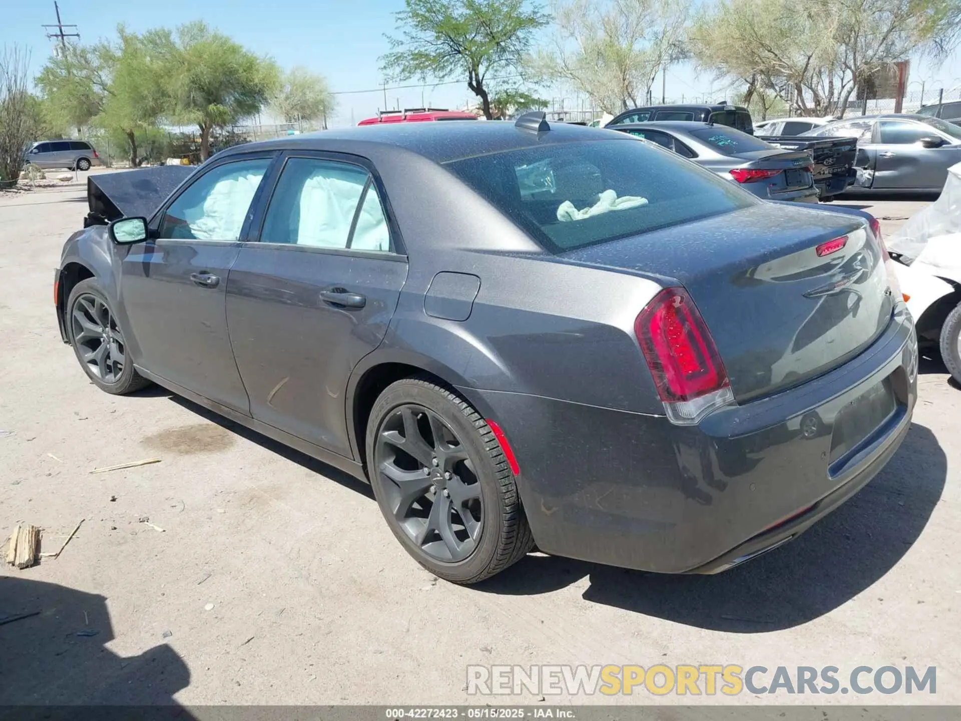 3 fotografías del automóvil dañado 2C3CCABG1MH629812 CHRYSLER 300 2021