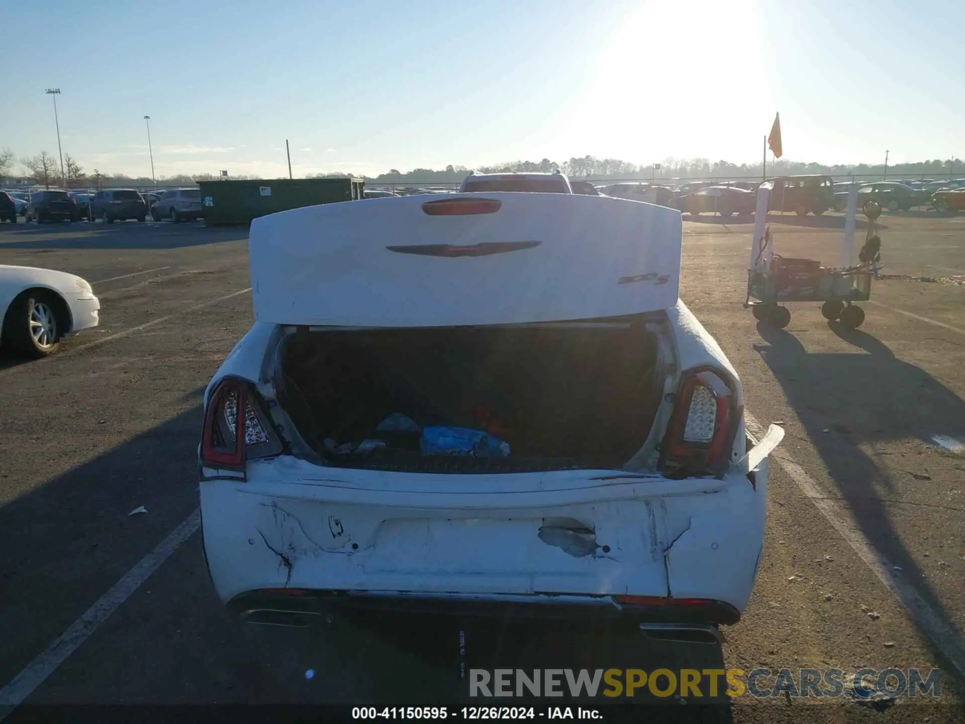 15 fotografías del automóvil dañado 2C3CCABG3MH537133 CHRYSLER 300 2021
