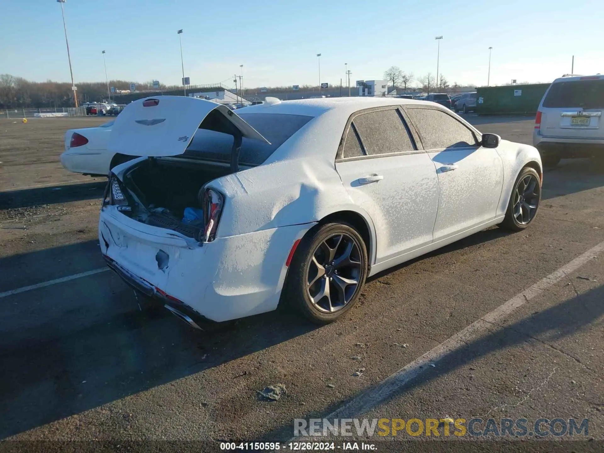 4 fotografías del automóvil dañado 2C3CCABG3MH537133 CHRYSLER 300 2021
