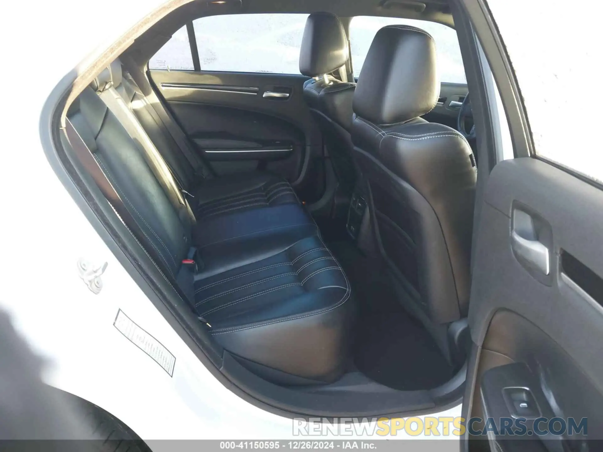5 fotografías del automóvil dañado 2C3CCABG3MH537133 CHRYSLER 300 2021