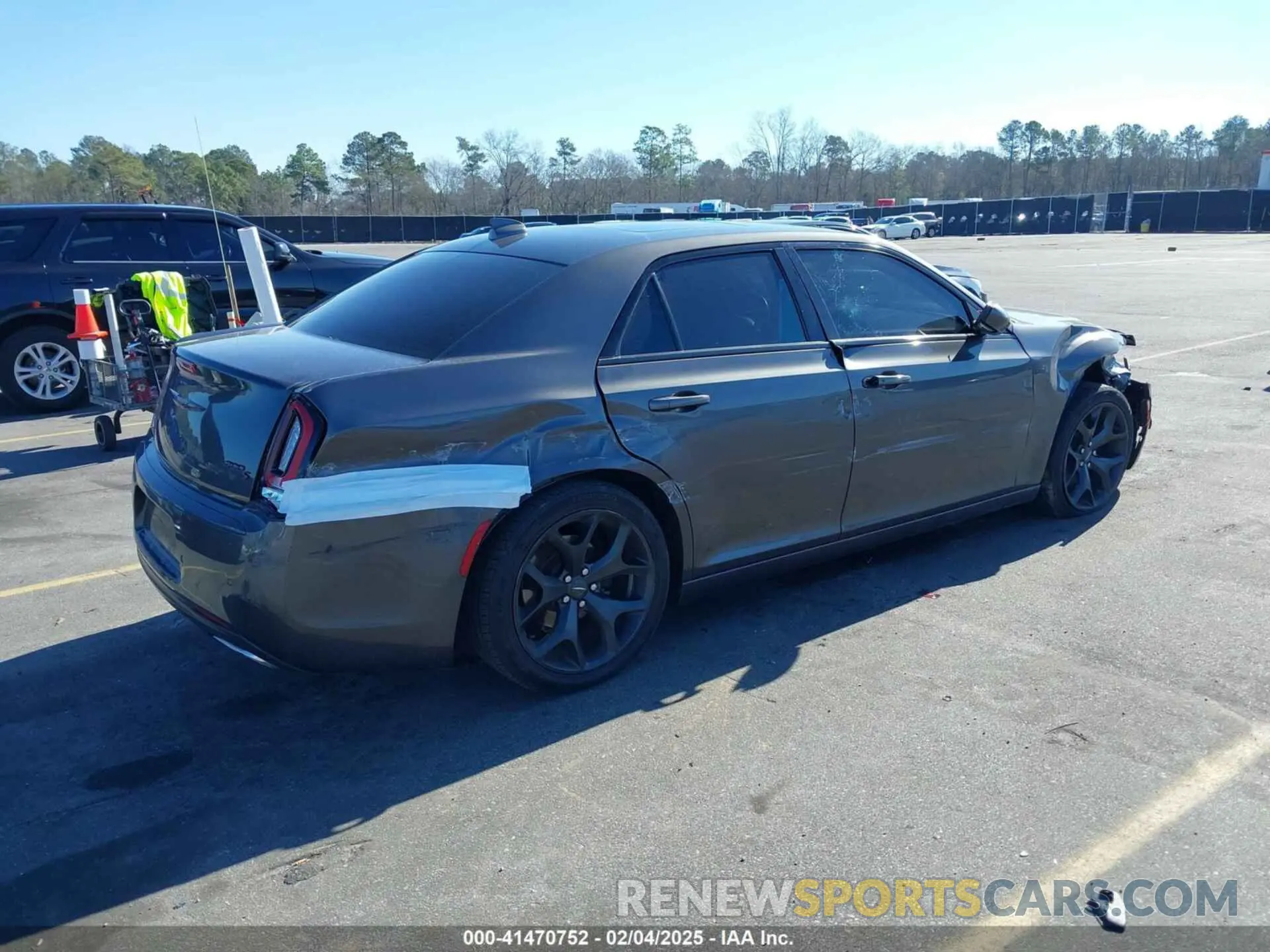 4 fotografías del automóvil dañado 2C3CCABG3MH541036 CHRYSLER 300 2021