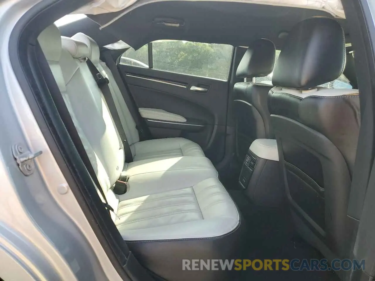 10 fotografías del automóvil dañado 2C3CCABG4MH525539 CHRYSLER 300 2021