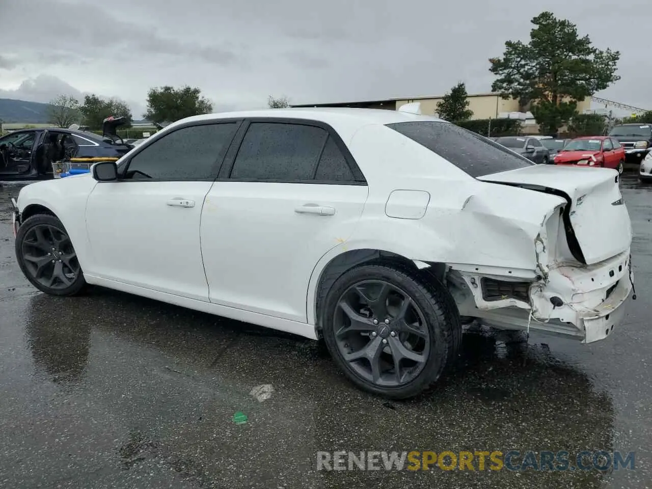 2 fotografías del automóvil dañado 2C3CCABG4MH629898 CHRYSLER 300 2021
