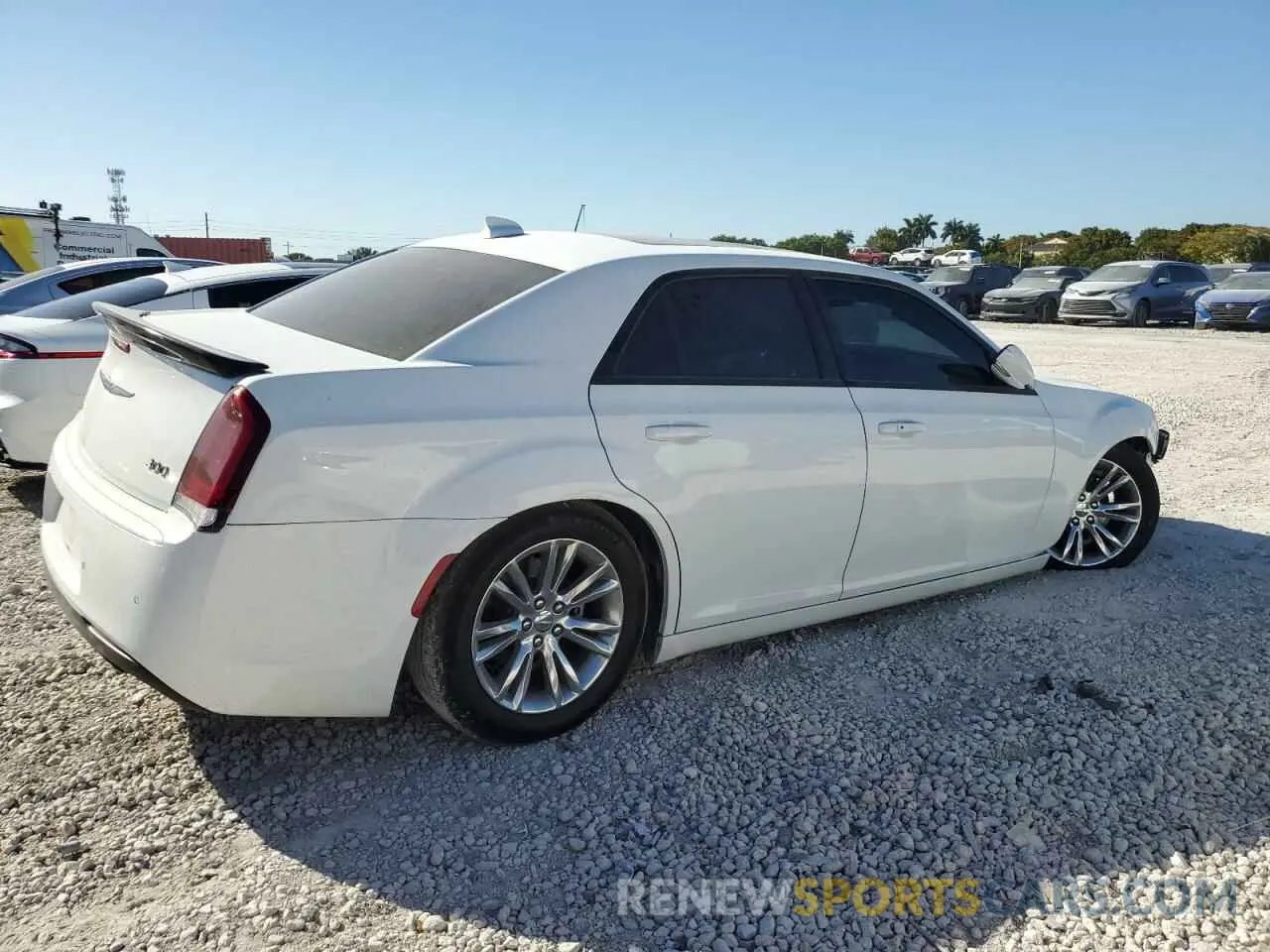 3 fotografías del automóvil dañado 2C3CCABG5MH562986 CHRYSLER 300 2021